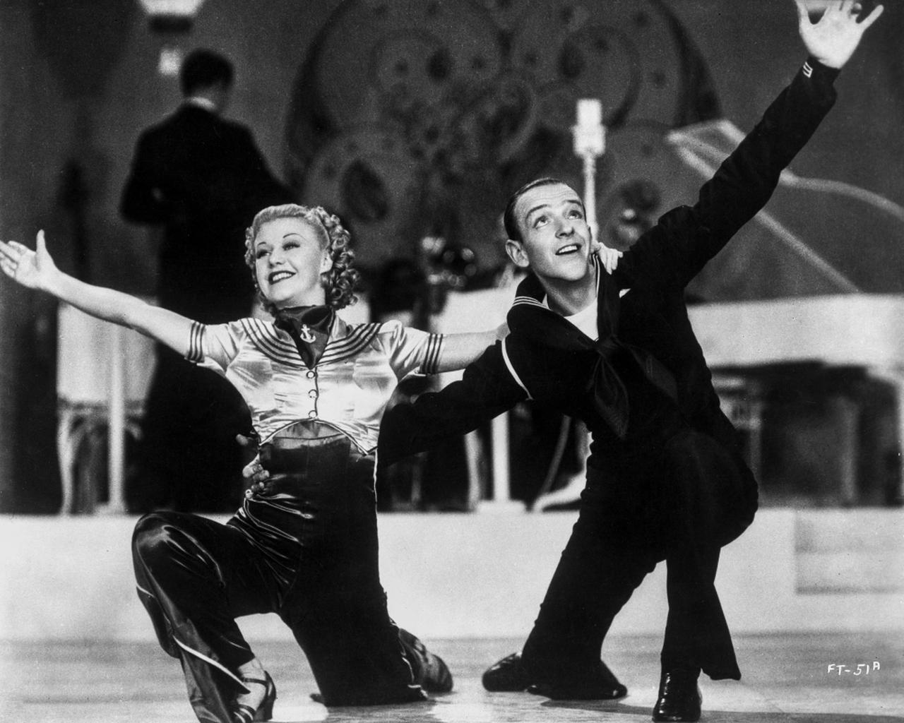 1280x1024 Fred Astaire and Ginger Rogers Kneeling in Finale Photo Print # VARCEL680833