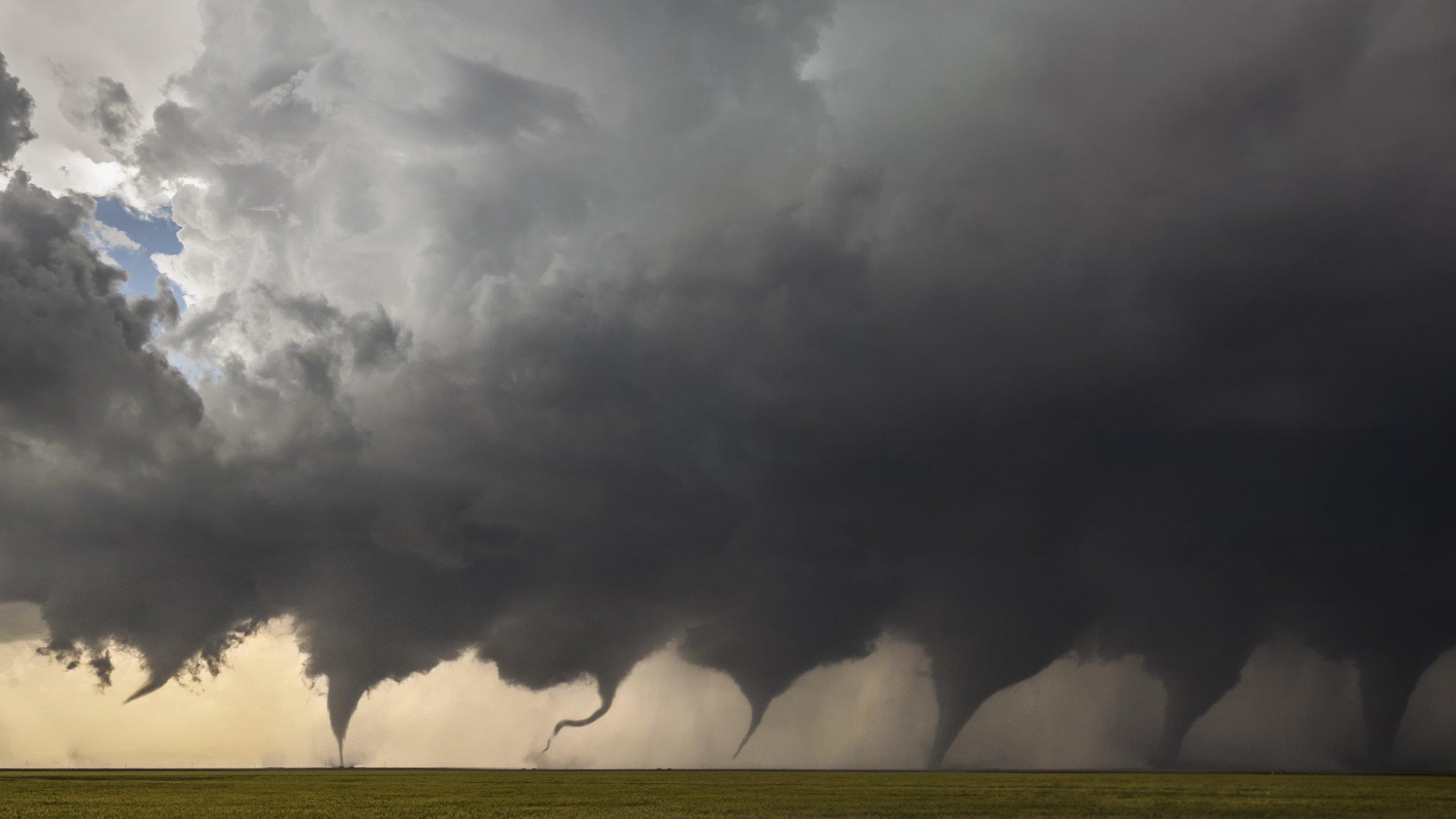 2560x1440 Evolution Of A Tornado Wallpaper