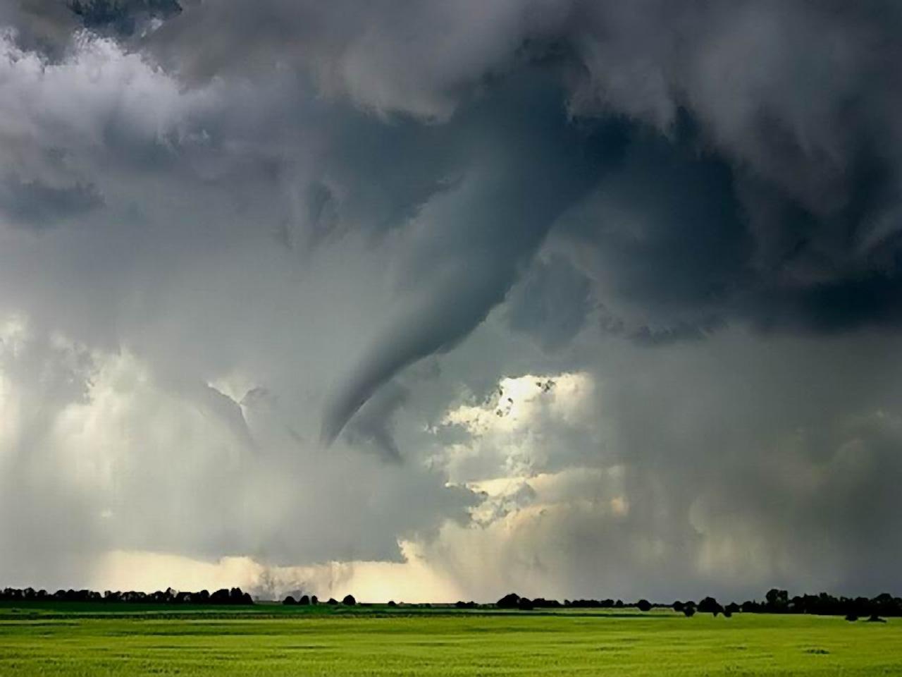 1280x960 Tornado Formed