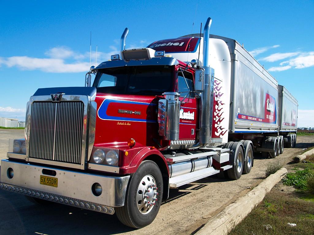 1024x768 American Truck Wallpaper HD HD Wallpaper