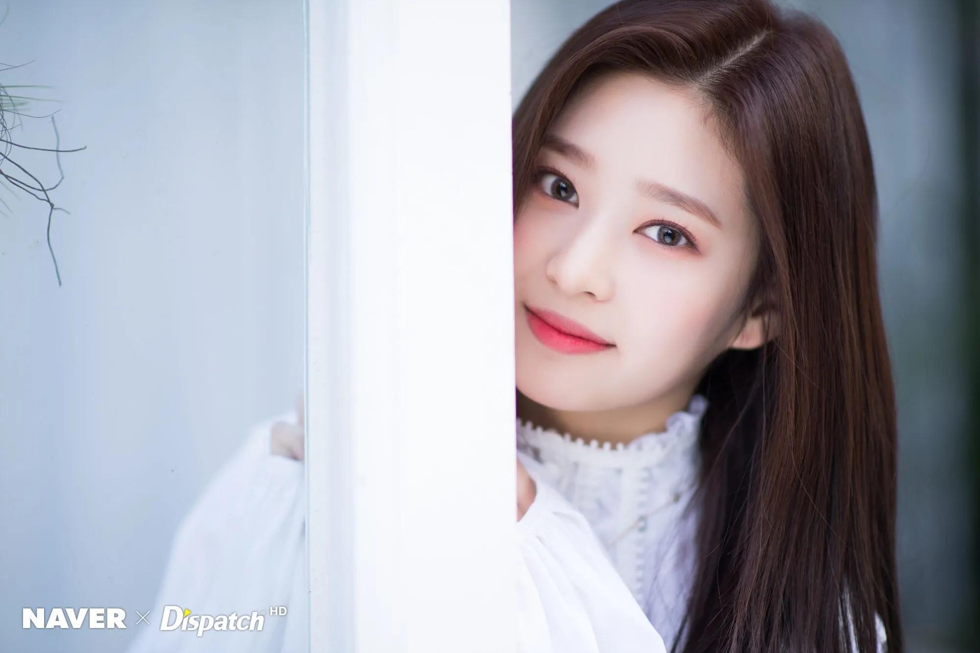 2000x1333 IZ*ONE Minju 1st Mini Album 'COLOR*IZ' Jacket shooting by Naver x Dispatch