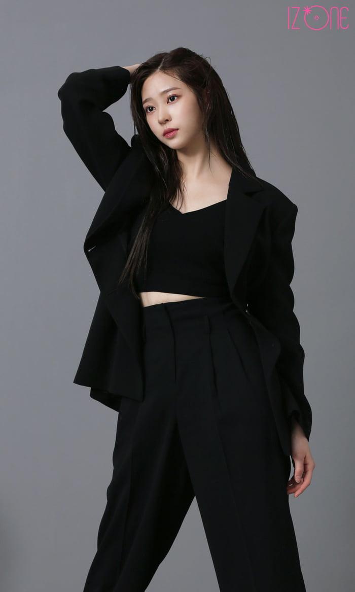 700x1167 Kim Minju