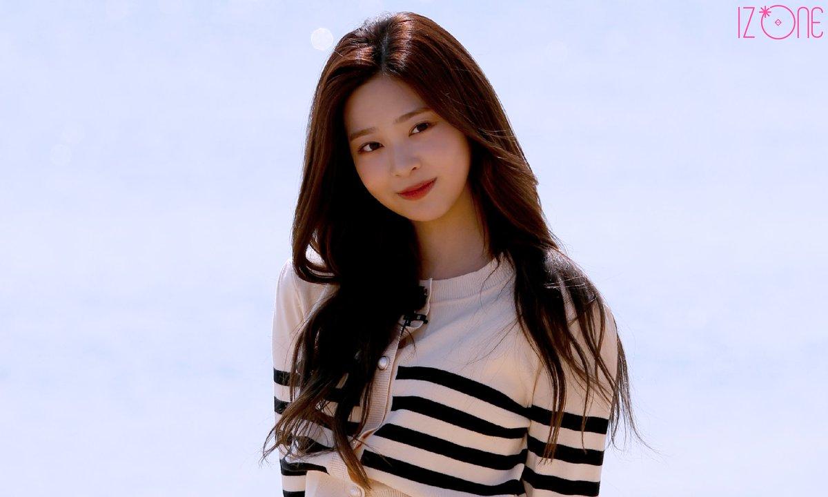 1200x720 kim minju pics