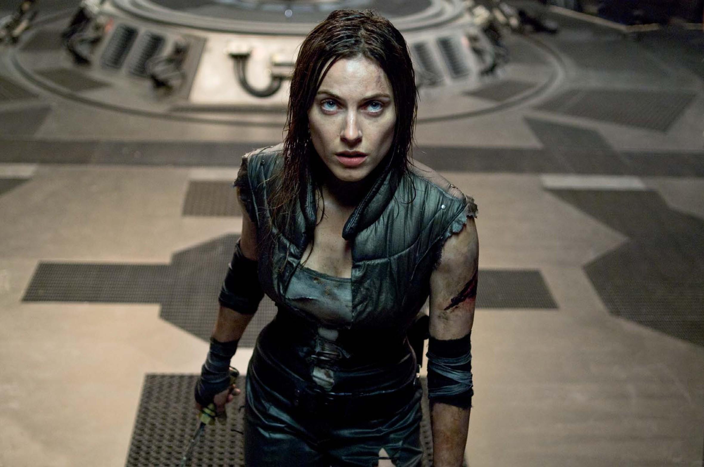 2362x1568 Pandorum, Antje Traue wallpaper