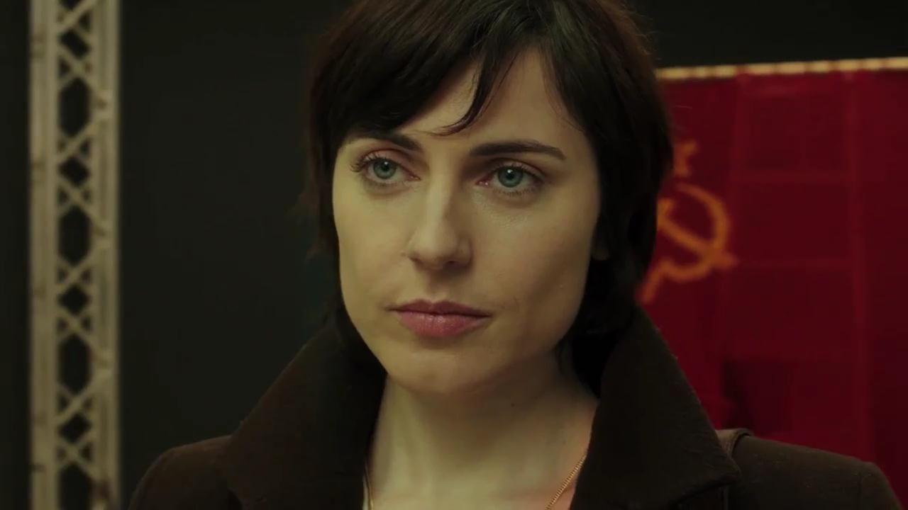 1280x720 Antje Traue. HD wallpaper, Falling snow, German actress