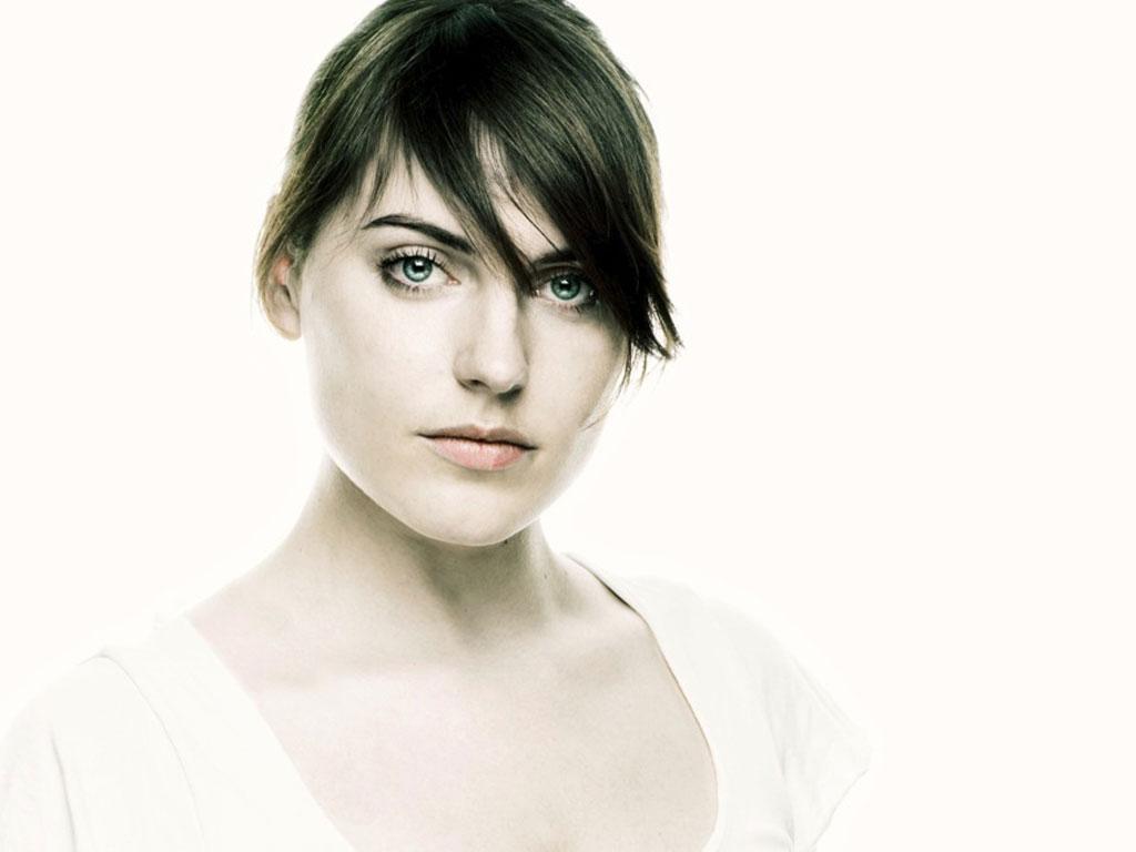 1024x768 Movie Star: Antje Traue as Faora: Man of Steel