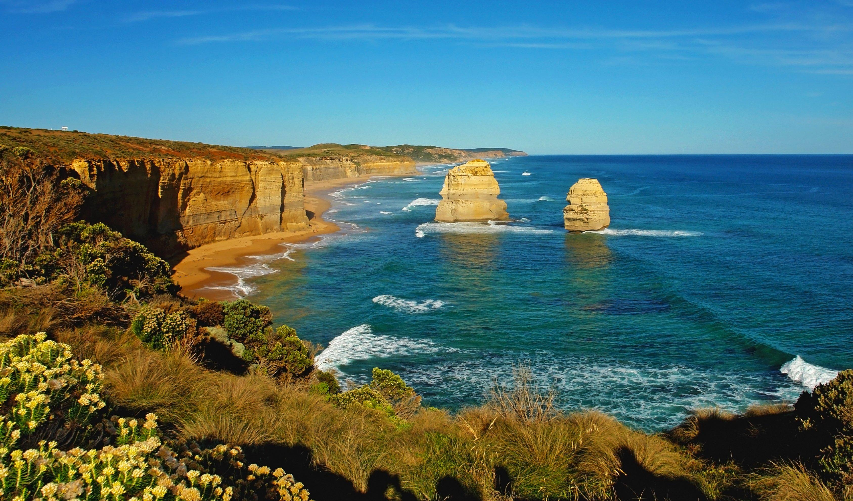 Береговая изрезанность австралии. 12 Апостолов Австралия. Австралия природа Bereg океан. Самые красивые пейзажи Австралии.