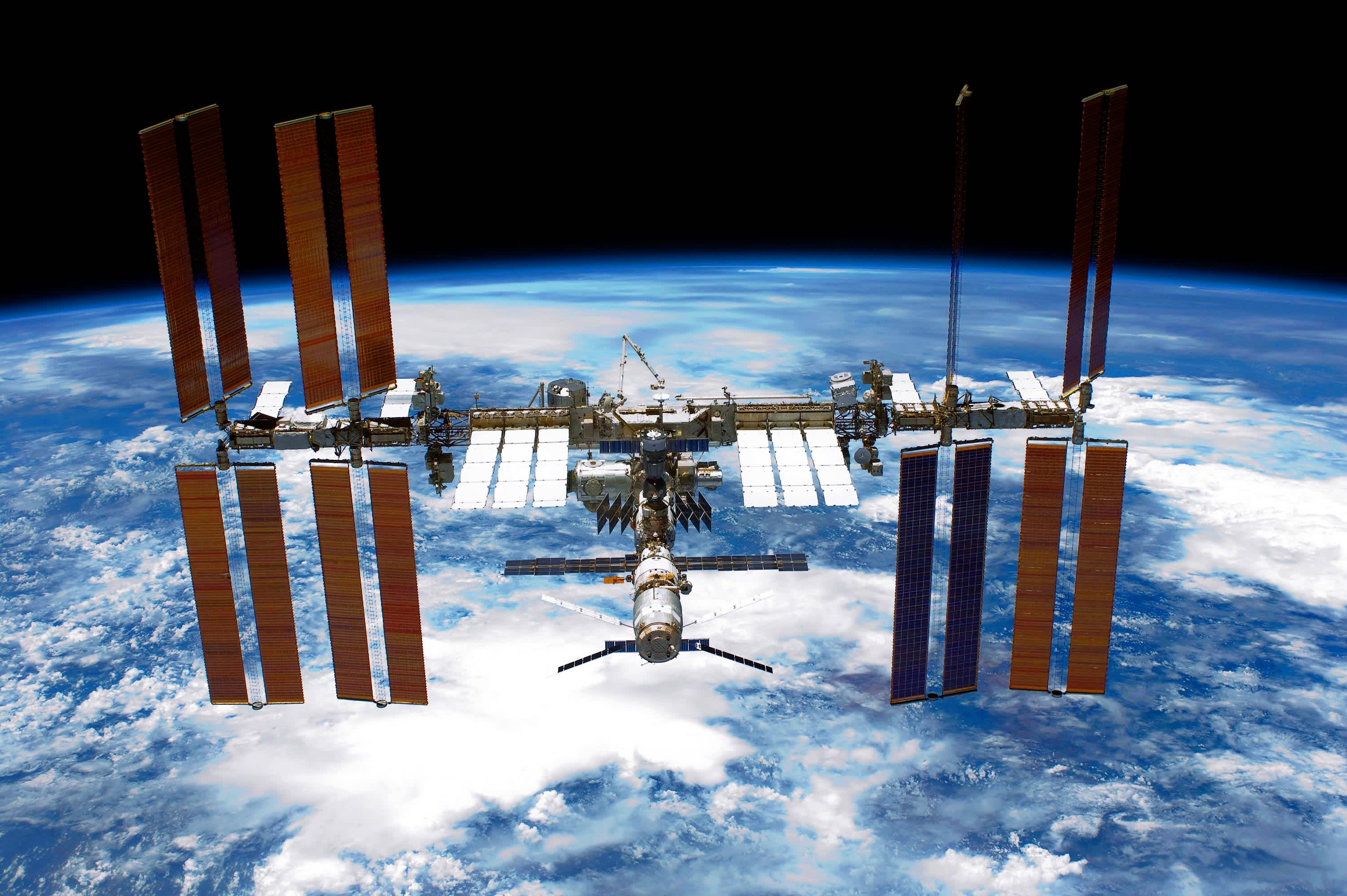 3000x1995 Mars and space medicine: Human survival traveling outside Earth