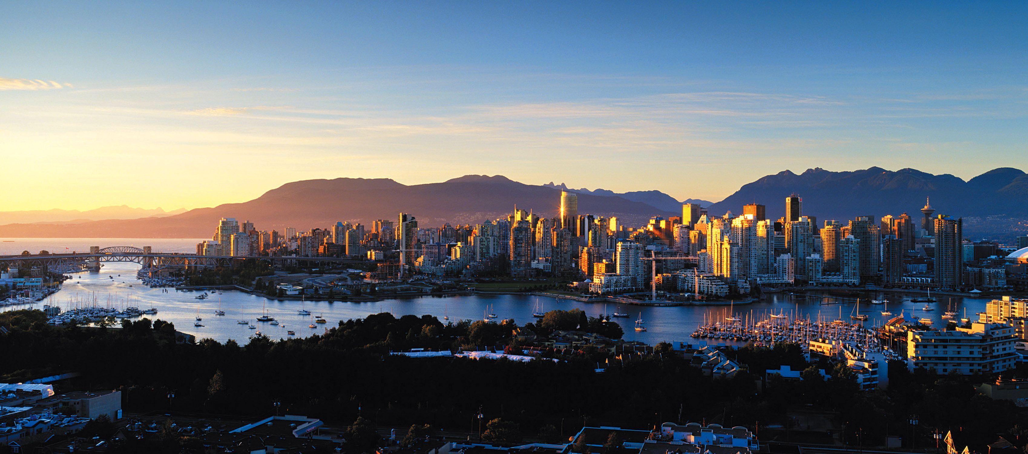 3397x1500 Vancouver iPhone Wallpaper