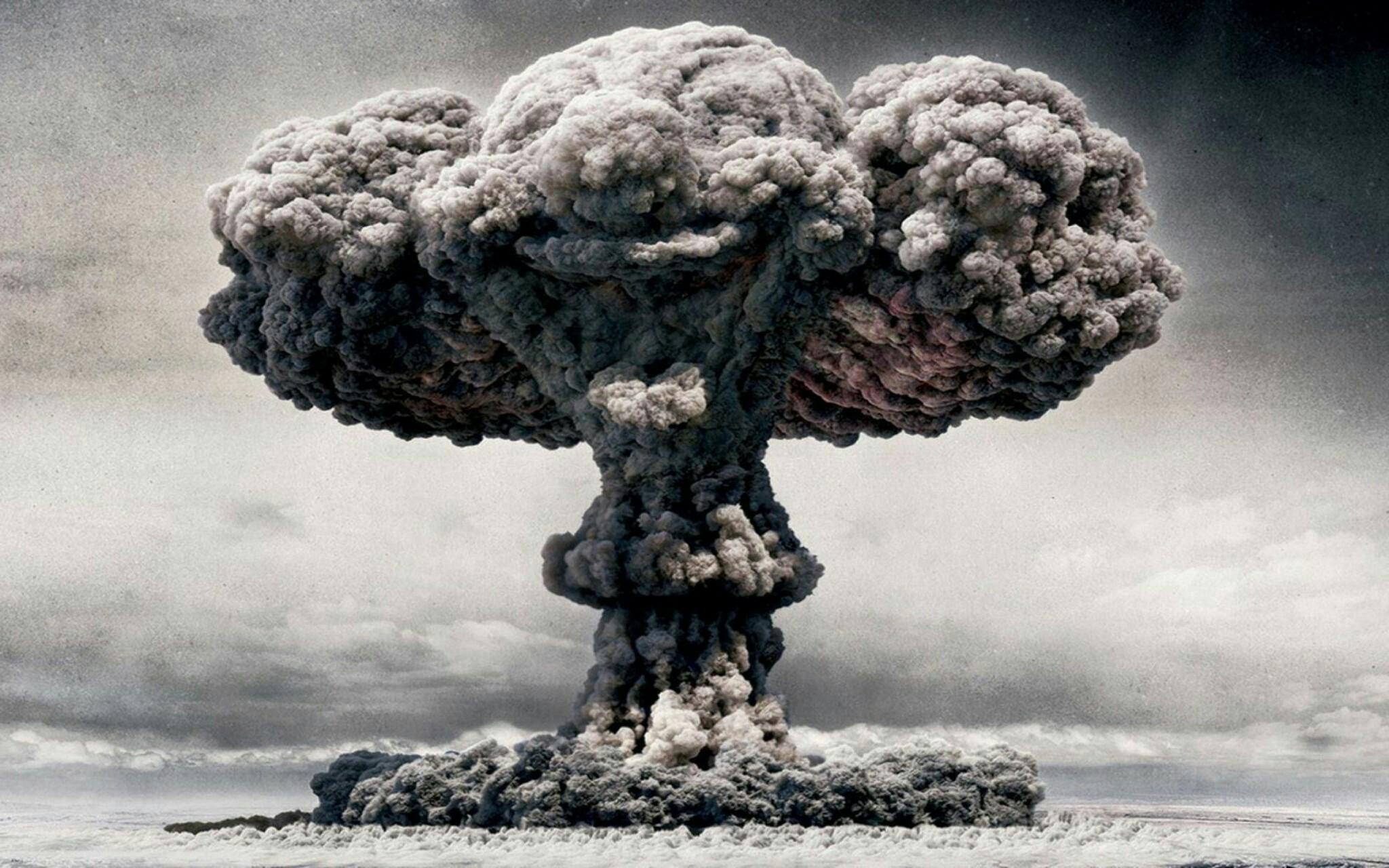 2048x1280 Nuclear Explosions Wallpaper