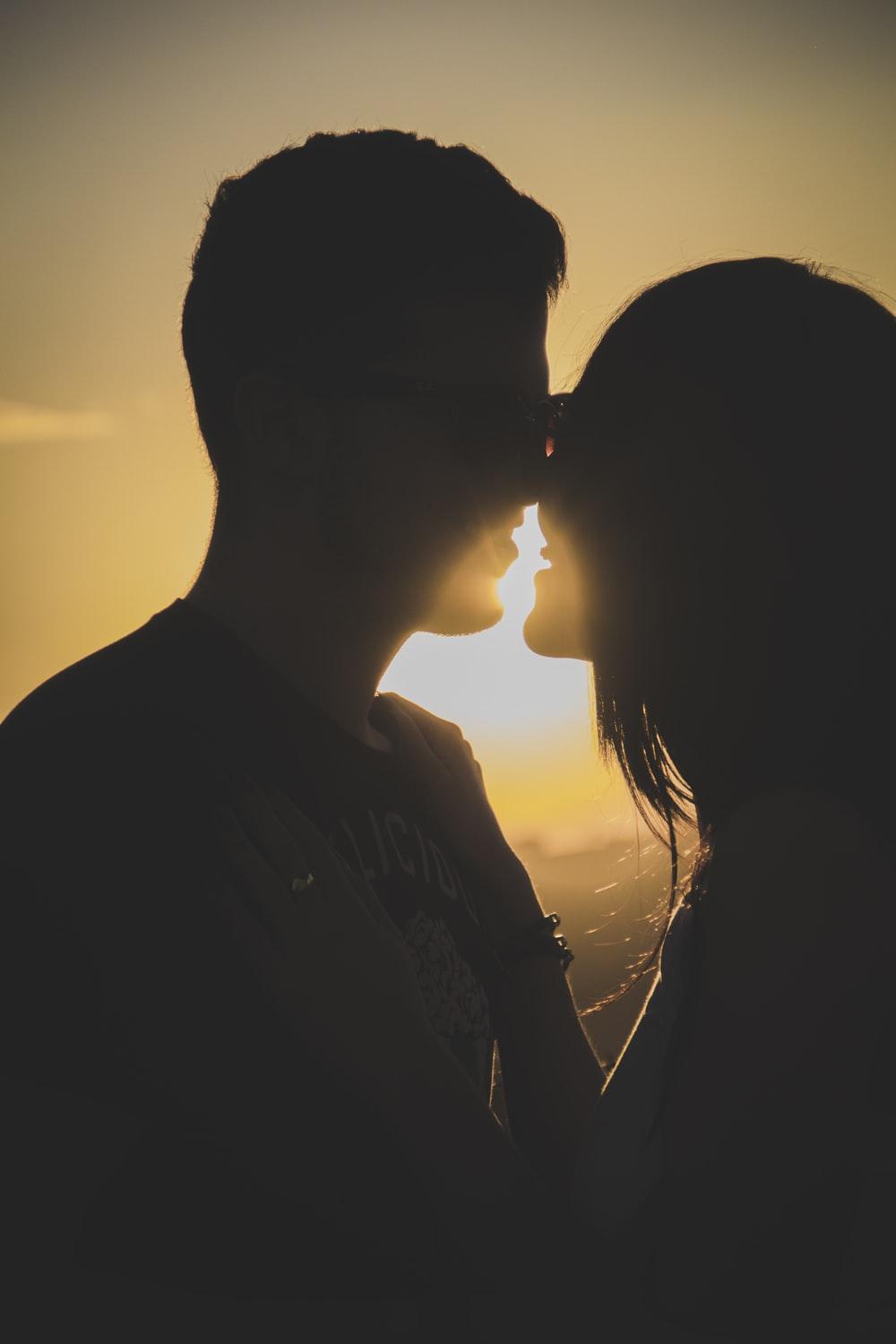 1000x1500 Kissing Picture. Download Free Image