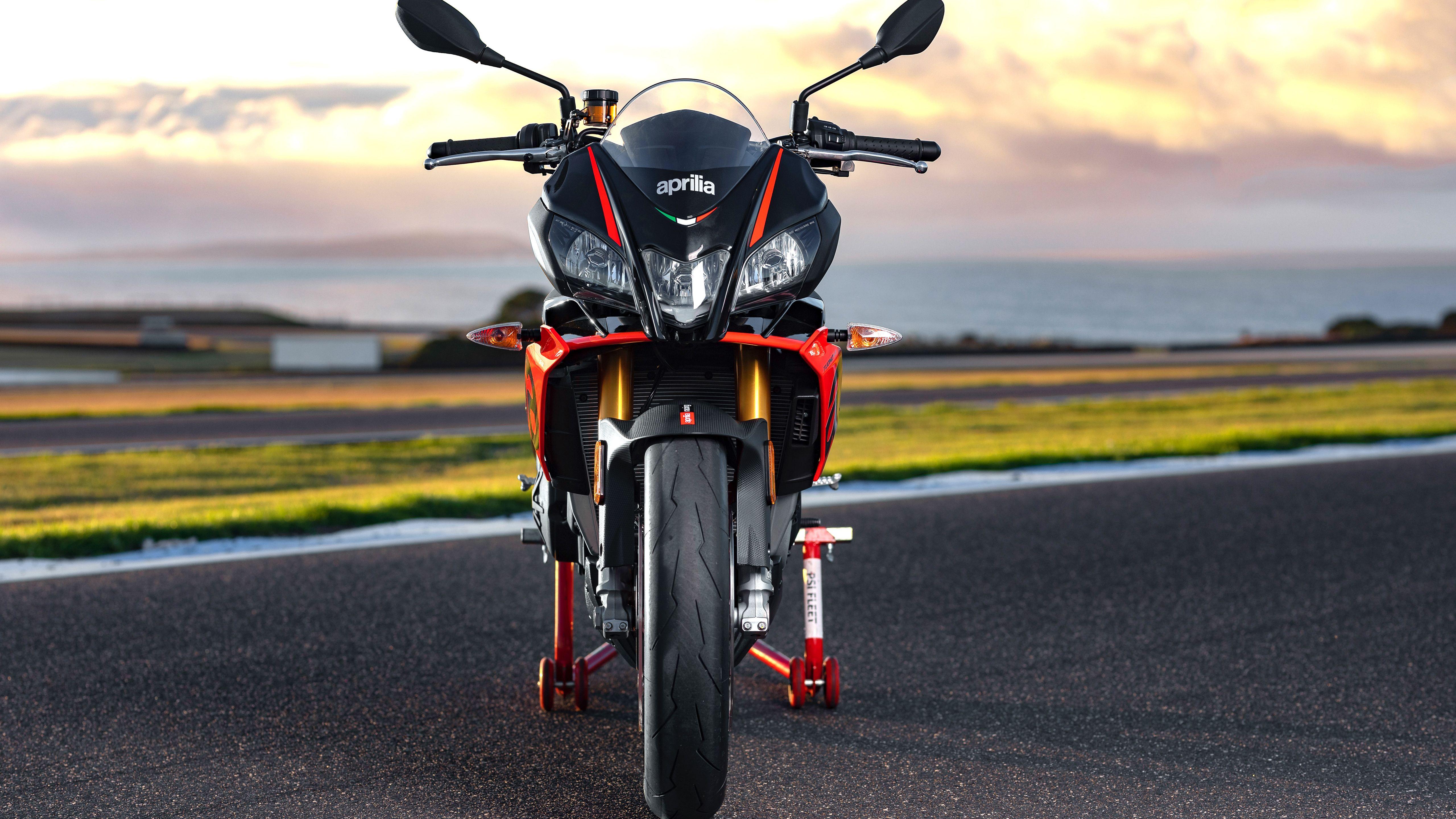 5120x2880 Aprilia Tuono Wallpaper