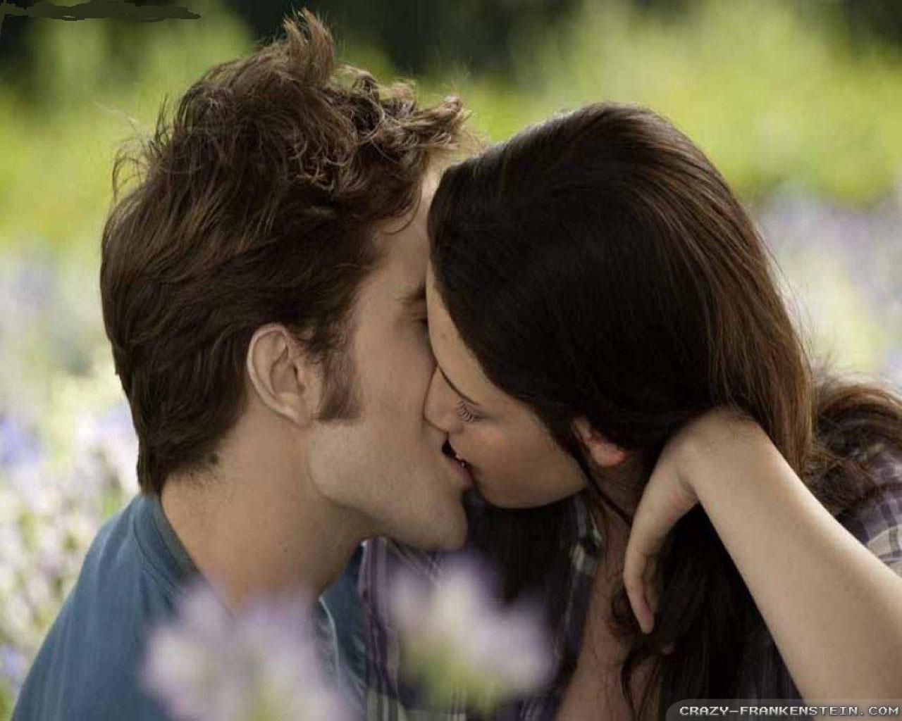 1280x1024 Free Kissing Wallpaper