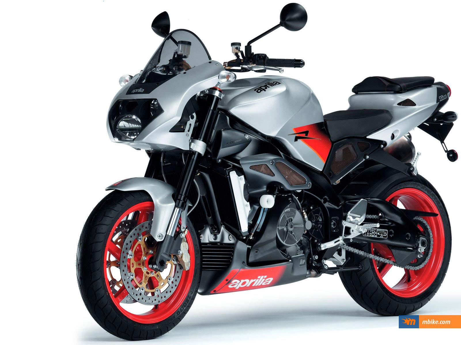 1600x1200 Aprilia Tuono 1000R Wallpaper