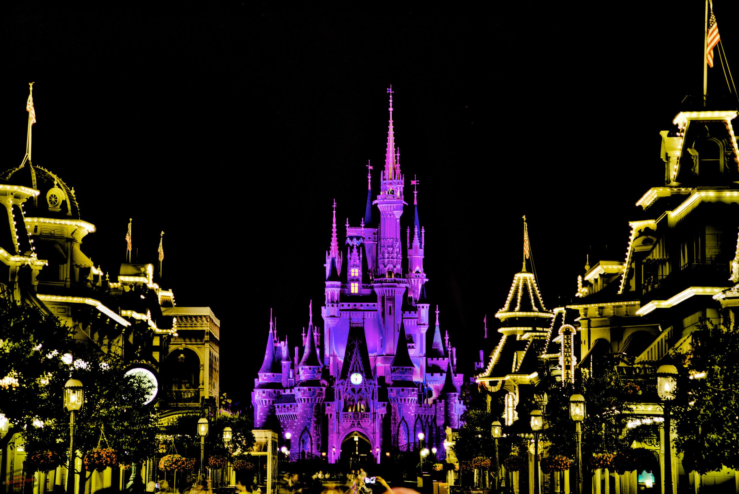 2560x1711 Disney World Castle Christmas Wallpaper