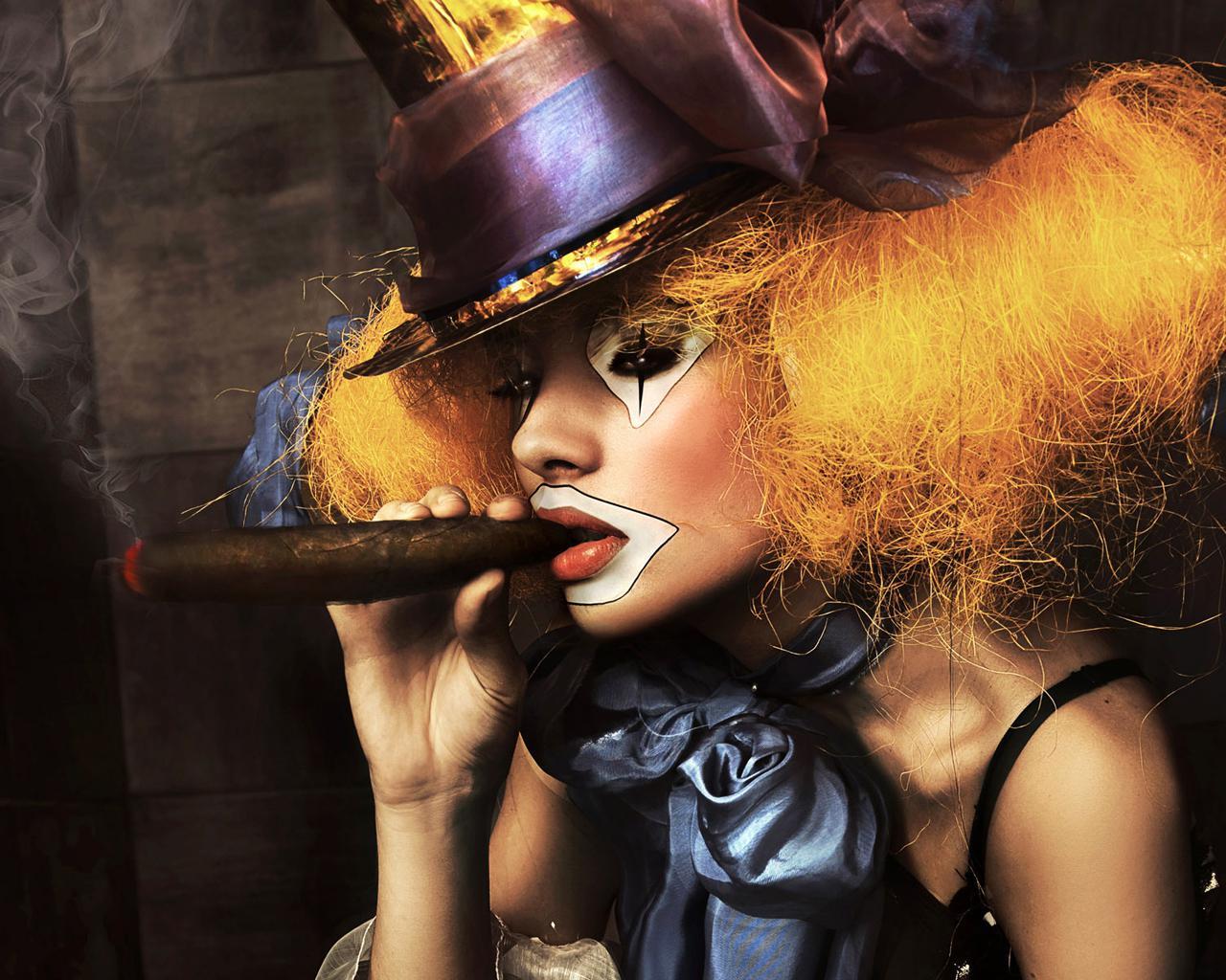 1280x1024 Lady Joker