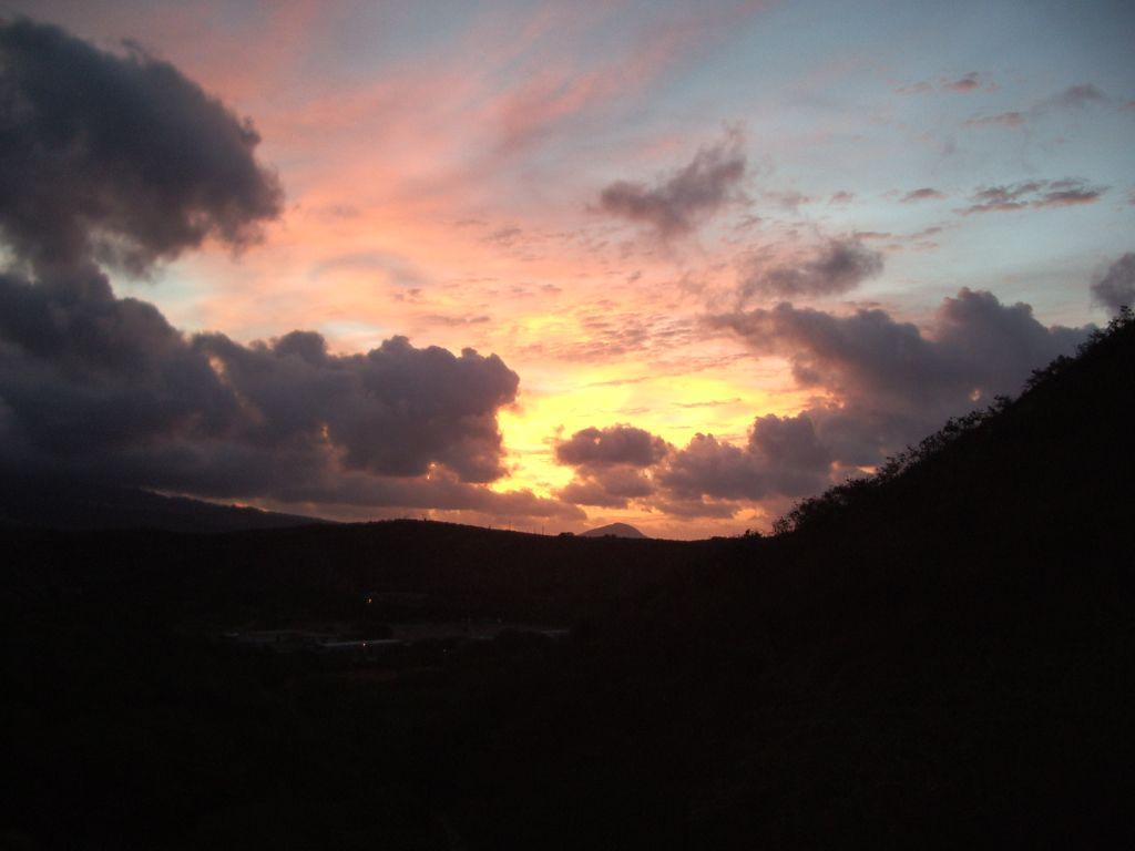 1024x768 Photo Page, Diamond Head Crater, Honolulu, Hawaii