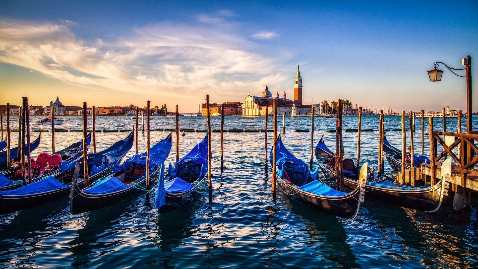 1920x1080 Gondolas Sunset Venice Ultra HD Wallpaper