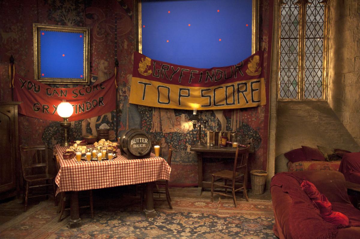 1200x798 Behind the scenes: Creating the Gryffindor common room