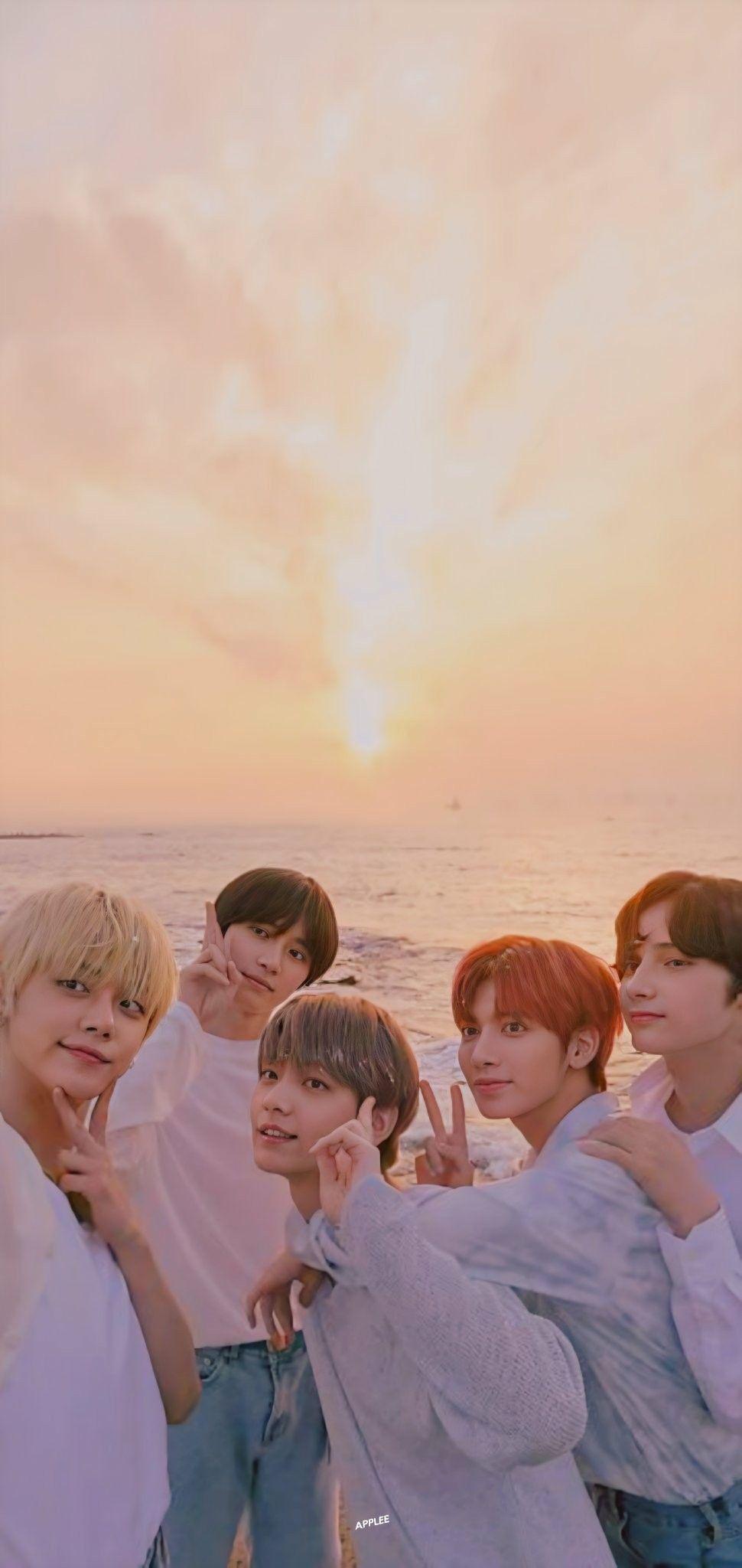 970x2048 TOMORROW X TOGETHER를 만나는 H:OUR LOCKSCREENS // WALLPAPERS. Txt wallpaper, Wallpaper txt, Tomorrow x together