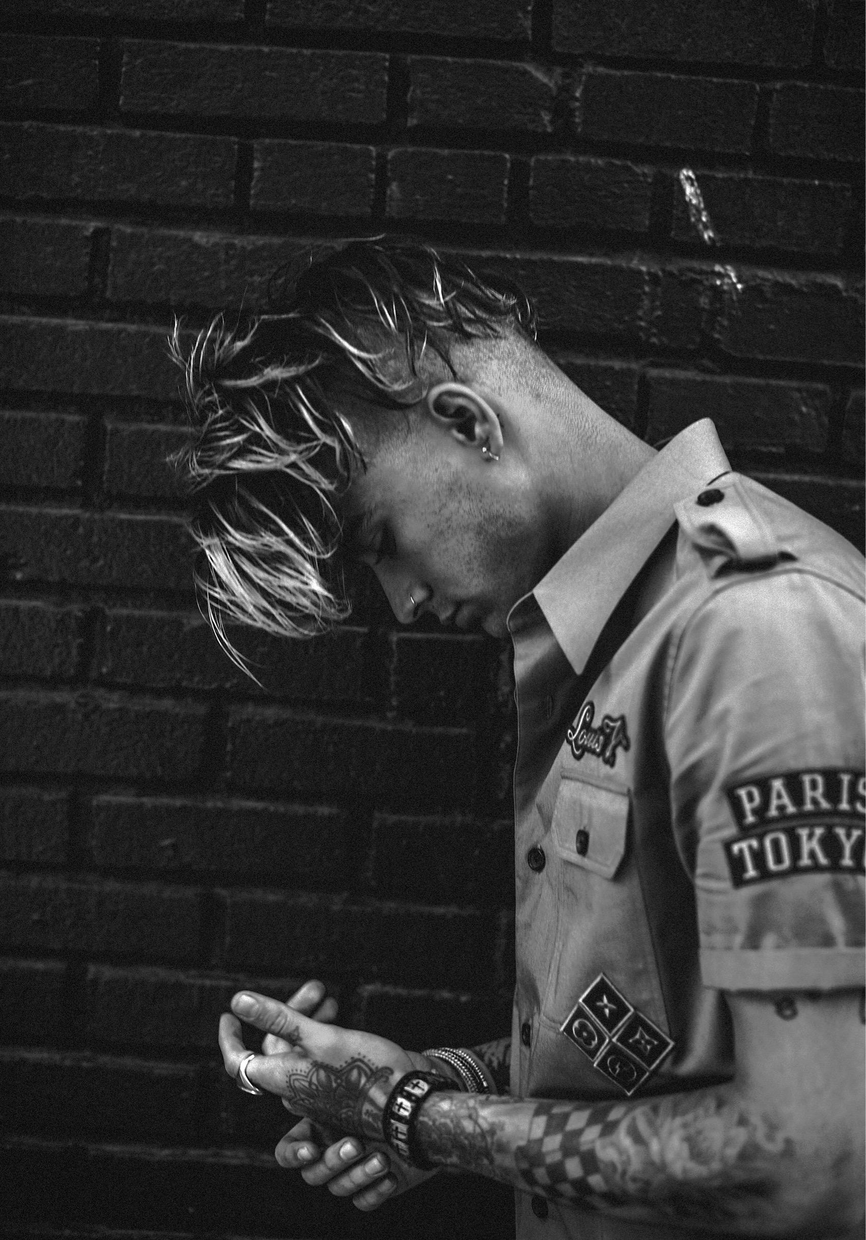1701x2436 zayn malik wallpaper, white, black, black and white, monochrome, monochrome photography, photography, human, cool, street, hand