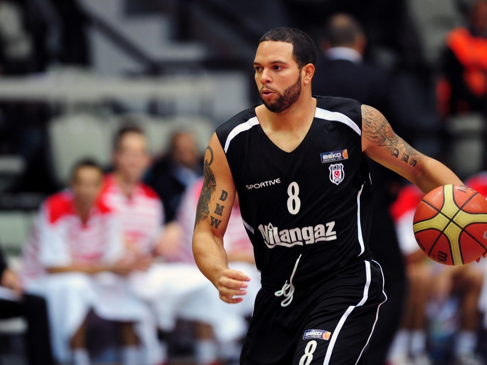 1600x1200 Deron Williams, Basketball, Besiktas J.K. Wallpaper HD / Desktop and Mobile Background