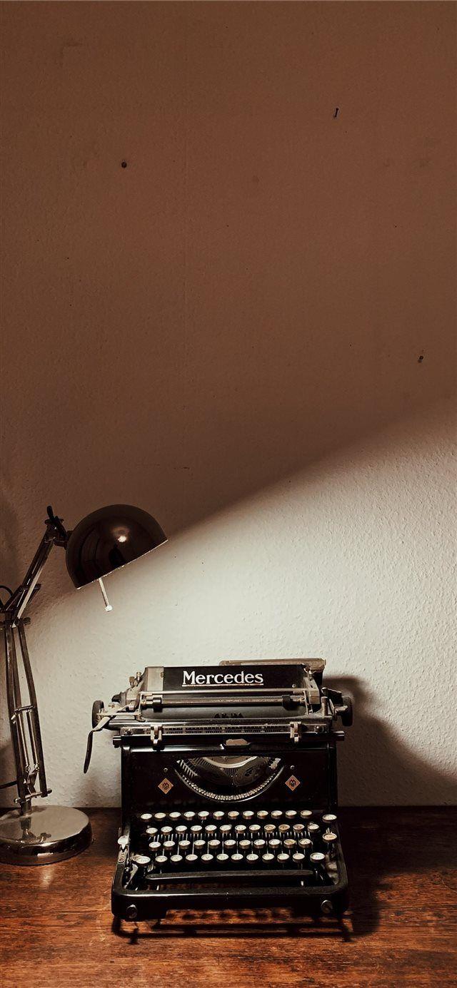 640x1385 Typewriter. iPad wallpaper aesthetic vintage, Typewriter, iPhone wallpaper vintage