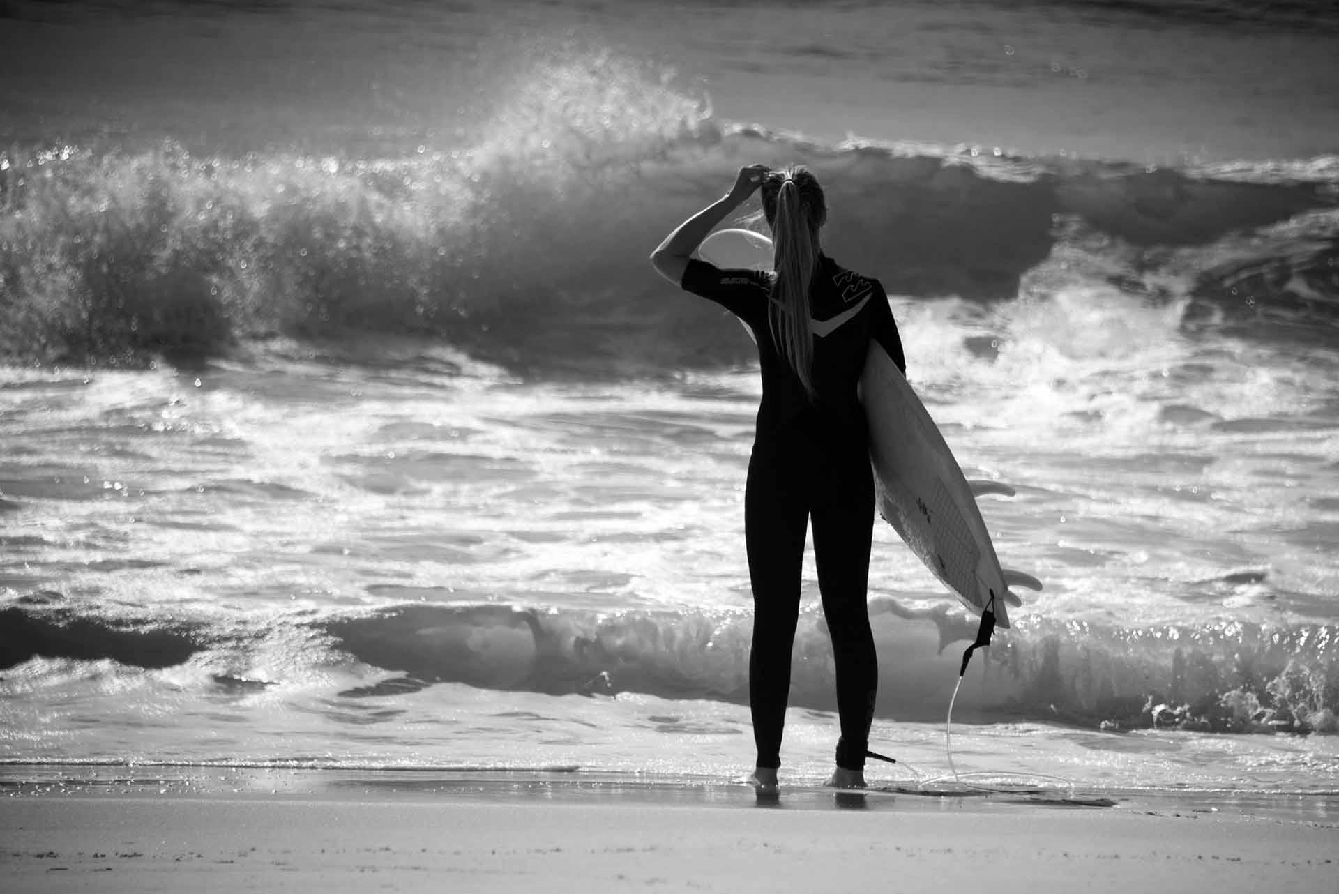 1920x1282 Surfer girl wallpaper