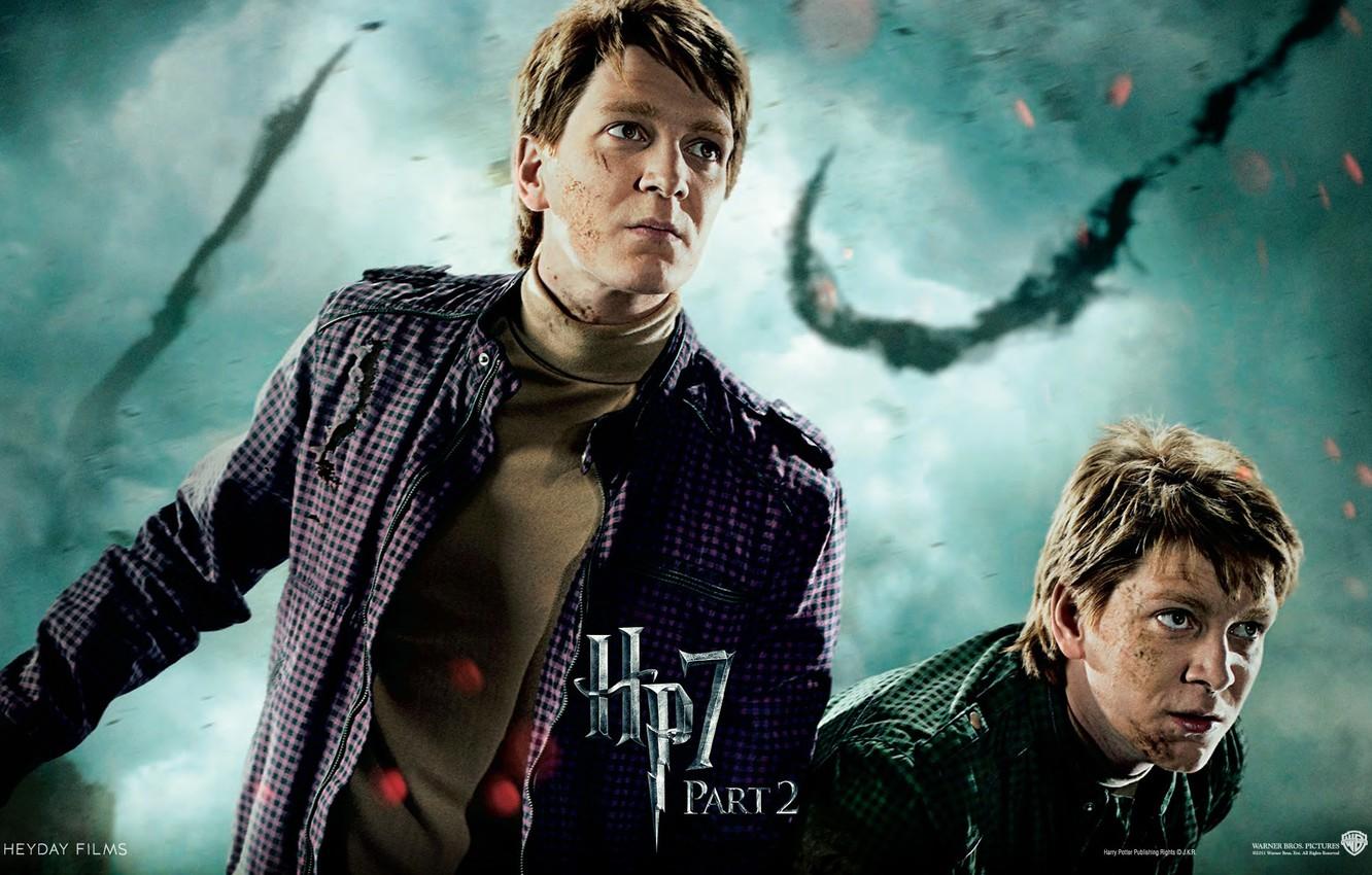 1332x850 Wallpaper look, the battle, Gemini, Harry Potter, George, Fred, the brothers Weasley, The battle for Hogwarts, Harry Potter and the Deathly Hallows part Harry Potter and The Deathly Hallows part 2
