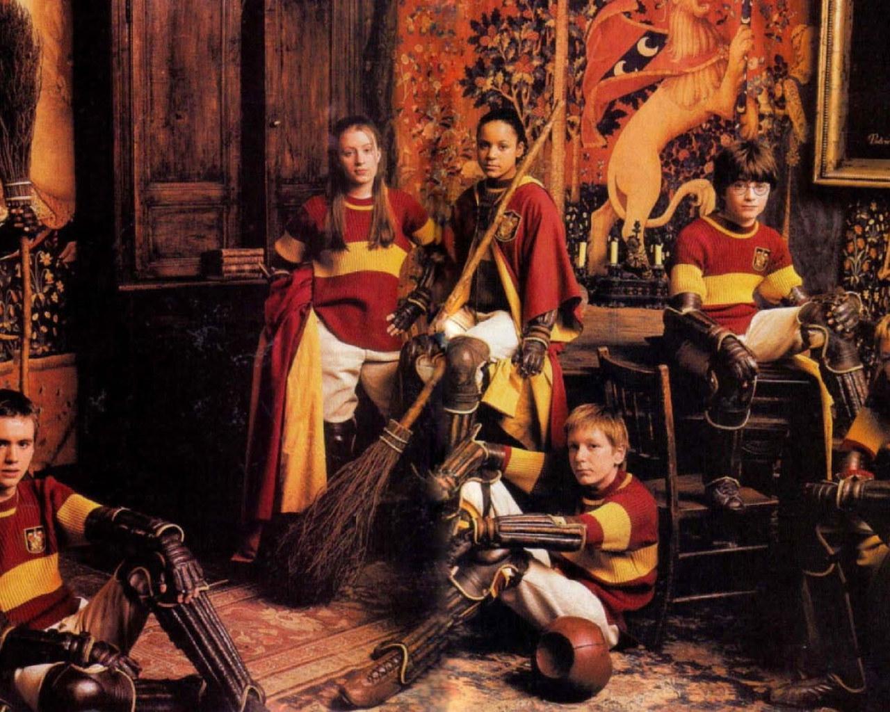 1280x1024 Wallpaper Boys Yellow And Red Jersey, Harry Potter • Wallpaper For You HD Wallpaper For Desktop & Mobile