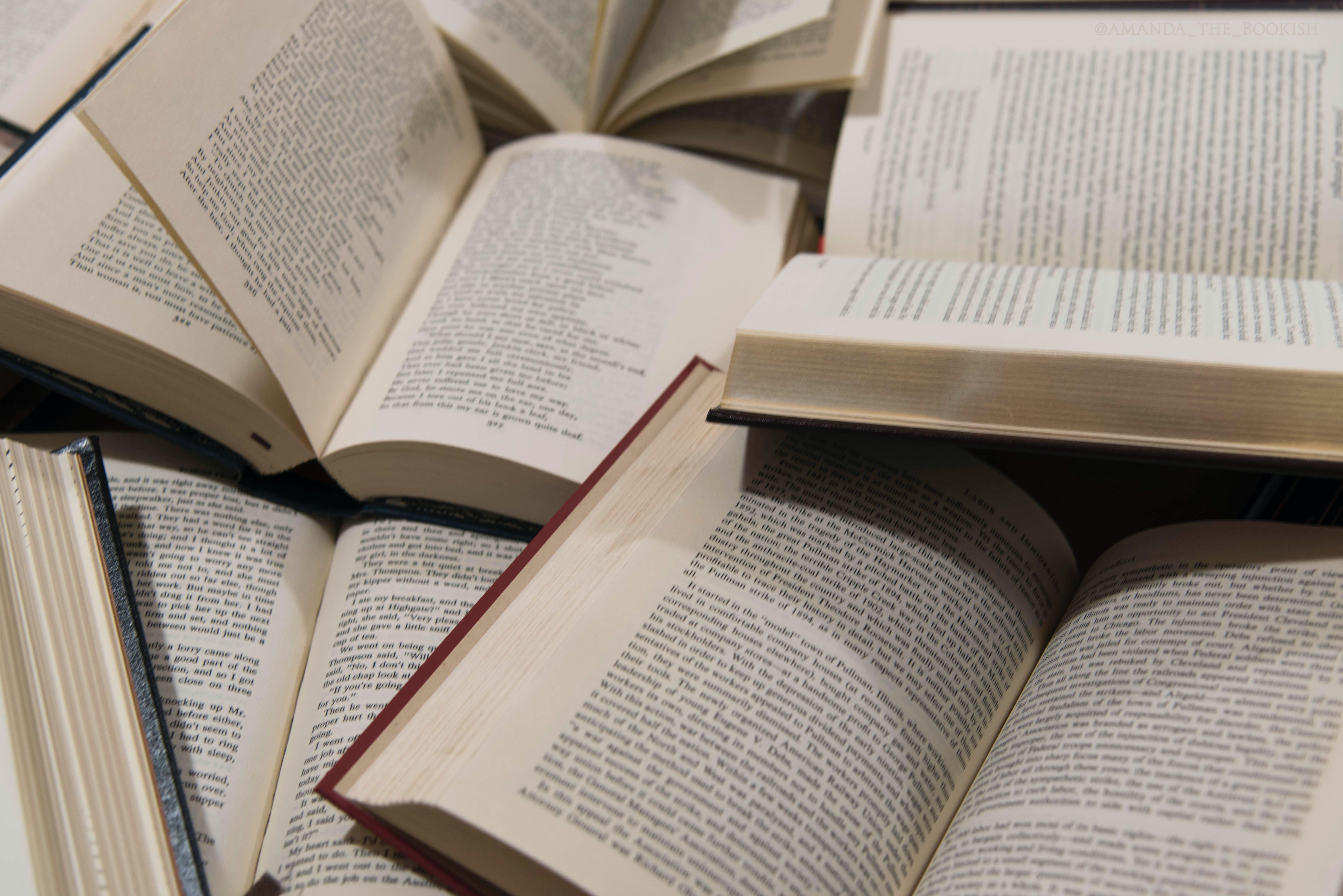 6016x4016 Old Books Aesthetic Wallpaper