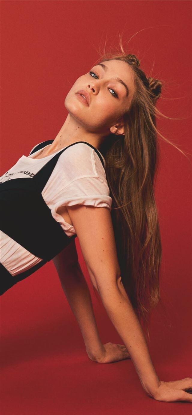 640x1385 Best Celebrities iPhone 11 HD Wallpaper
