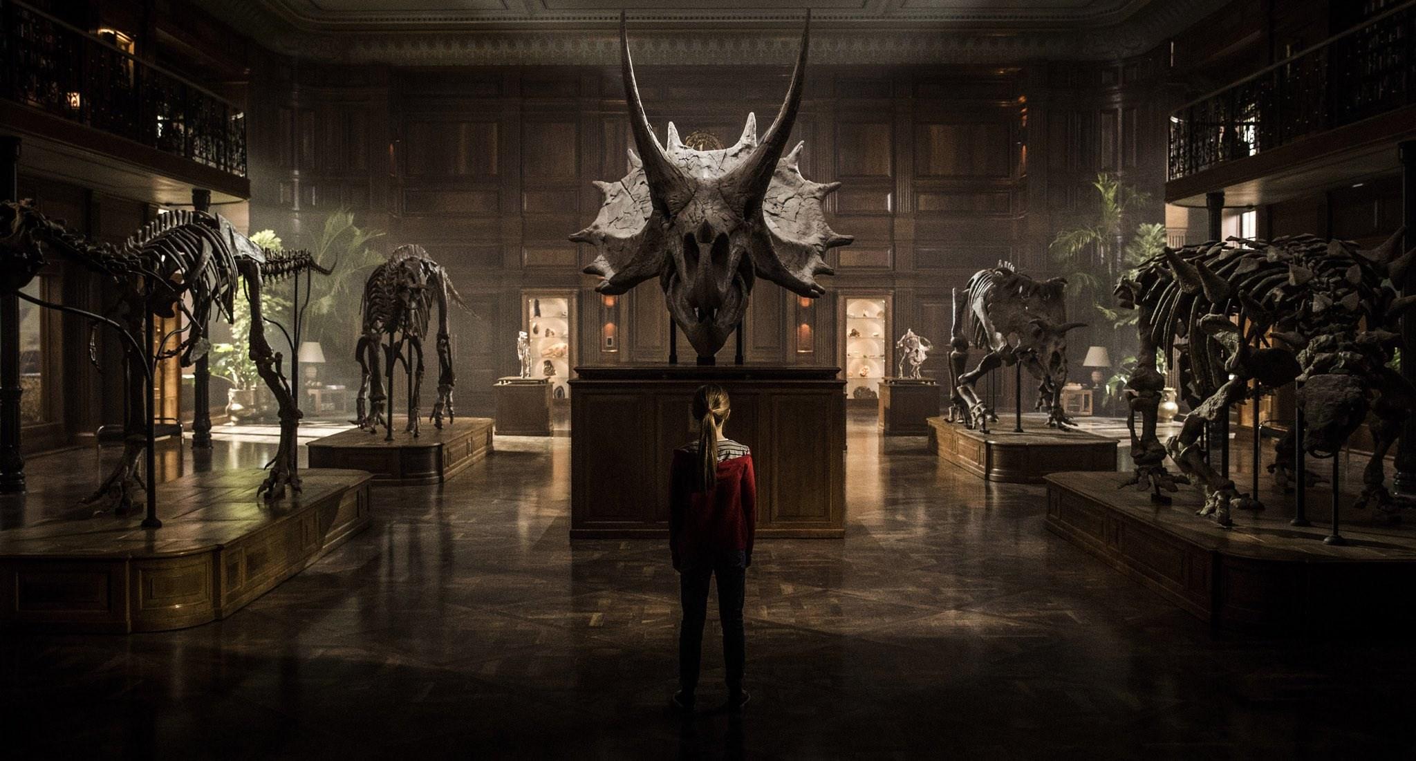 2048x1101 jurassic world 2 full HD 2048x1101