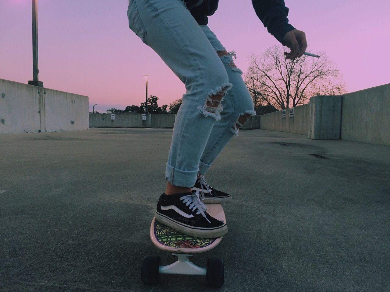 1280x960 Aesthetic Skateboard Picture Wallpaper