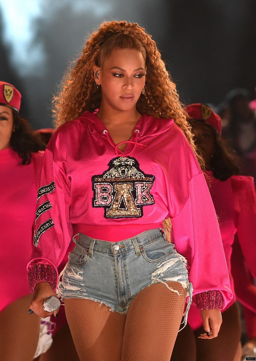 853x1200 Beyoncé Coachella Wallpaper