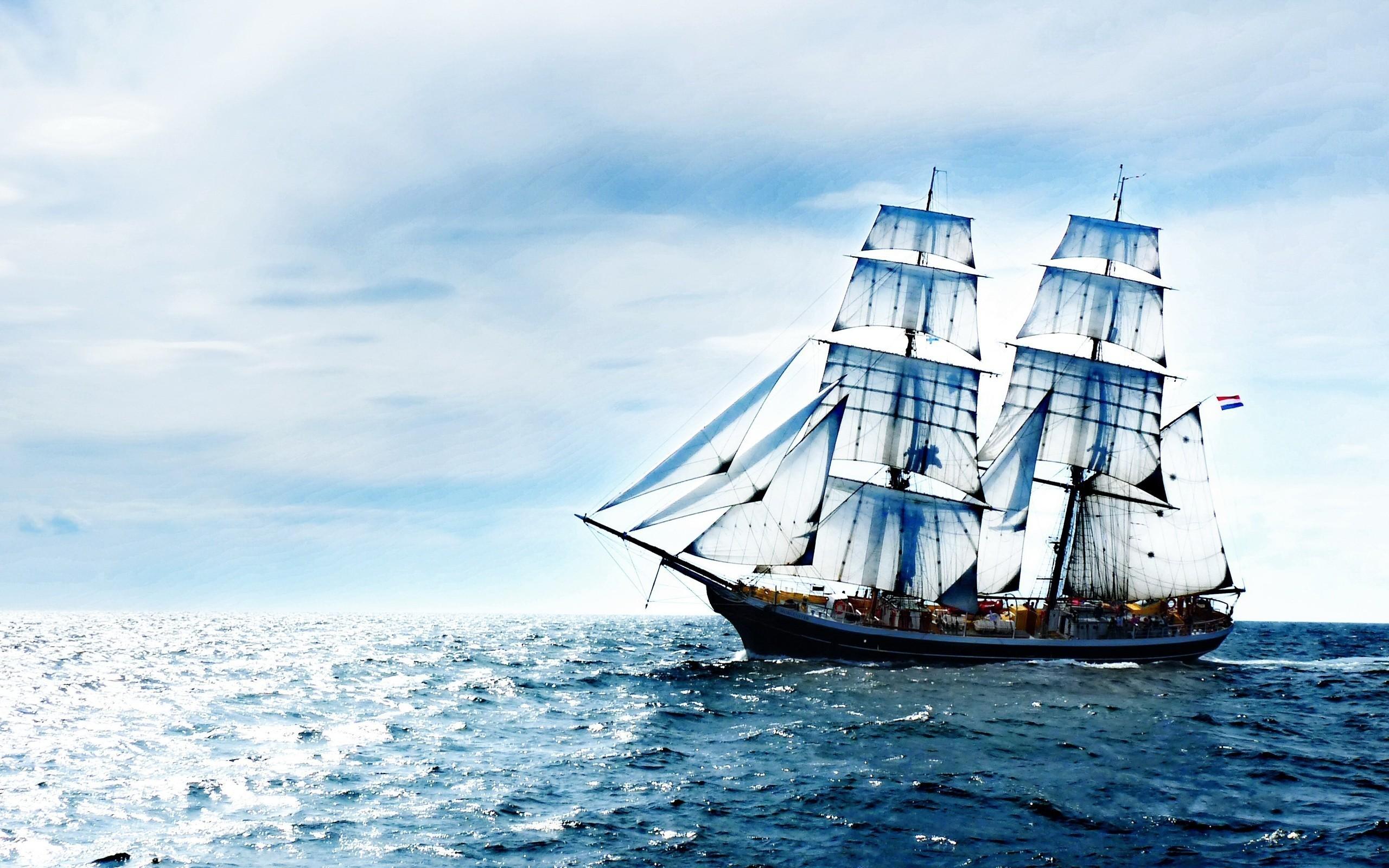 2560x1600 Old Sailing Ships
