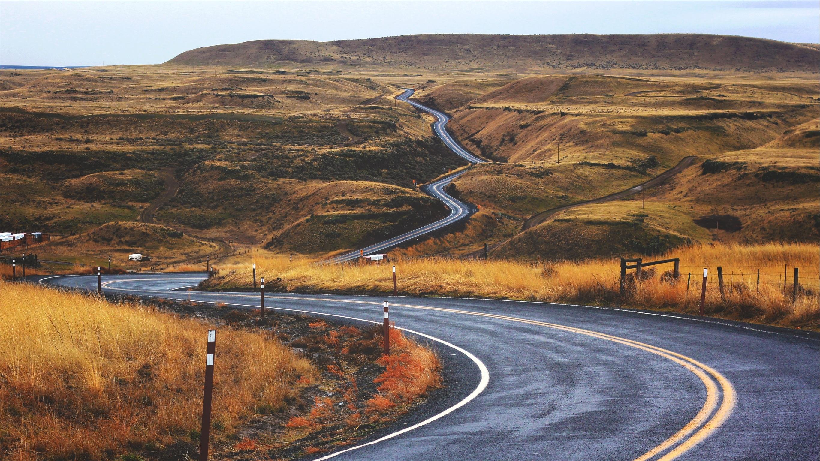 2732x1536 Curves endless road tail wallpaperx1536