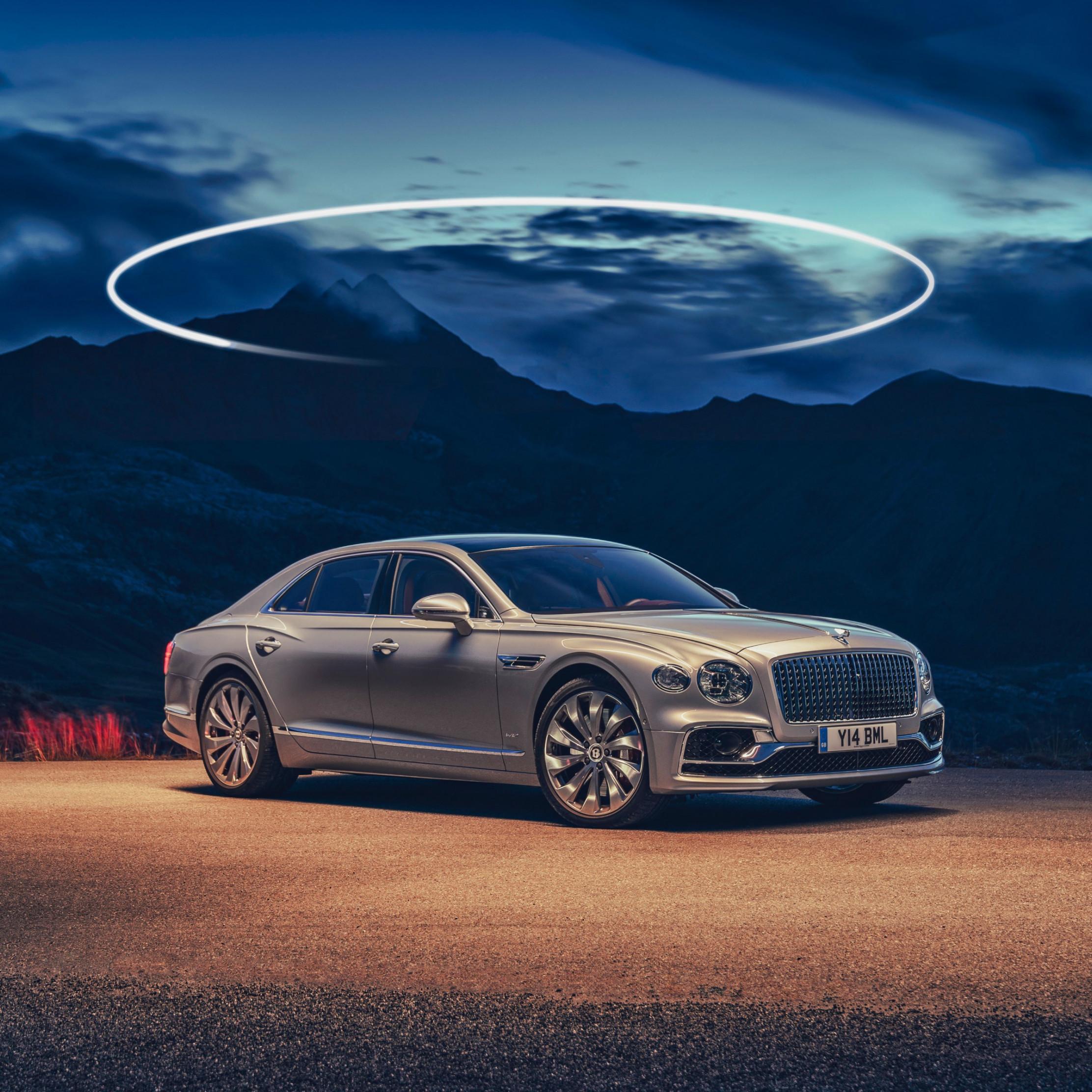 2224x2224 Download wallpaper: Bentley Flying Spur 2224x2224