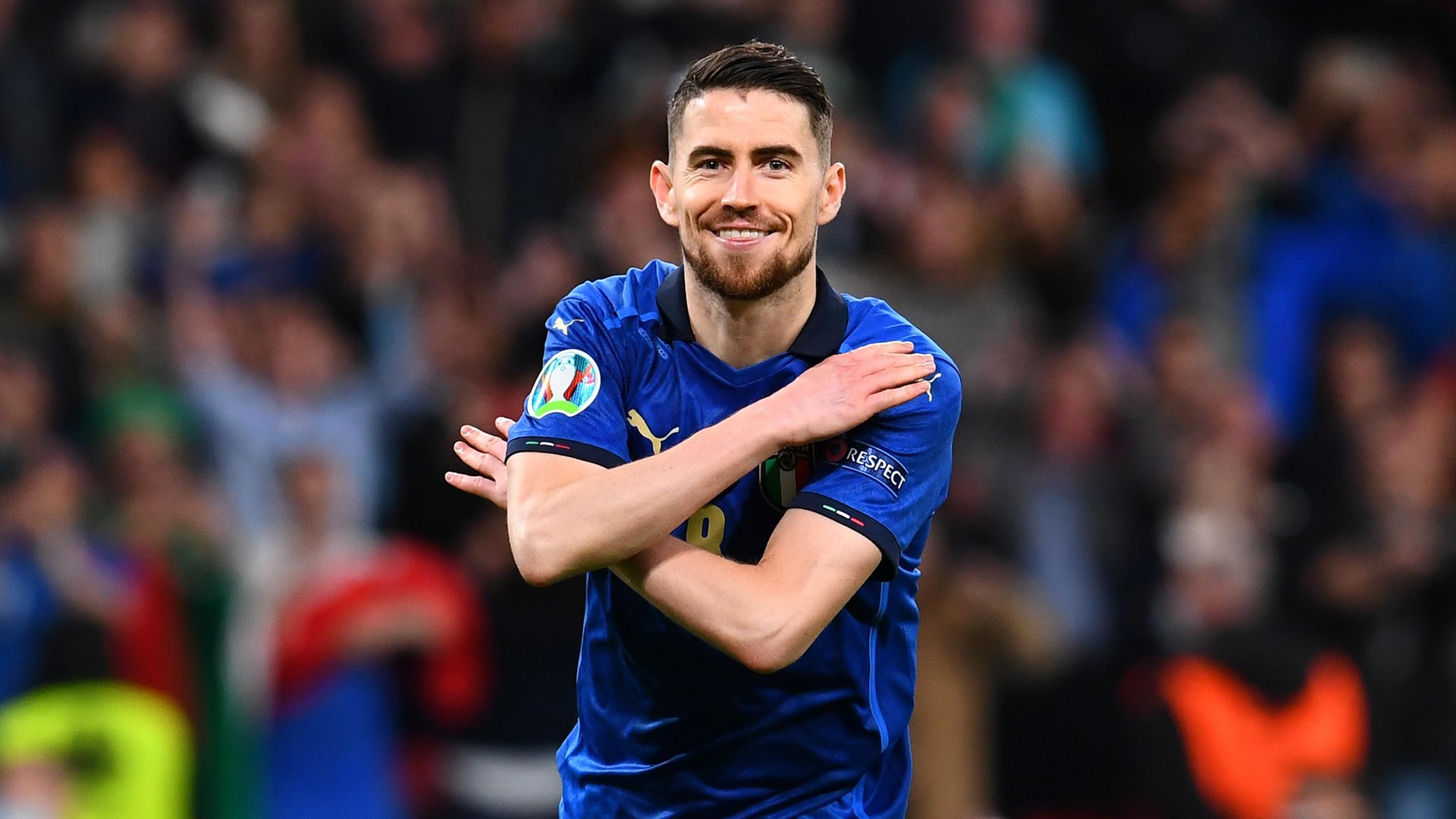 2560x1440 Jorginho believes he has a chance to beat Lionel Messi and Cristiano Ronaldo to Ballon d'Or after Italy triumph