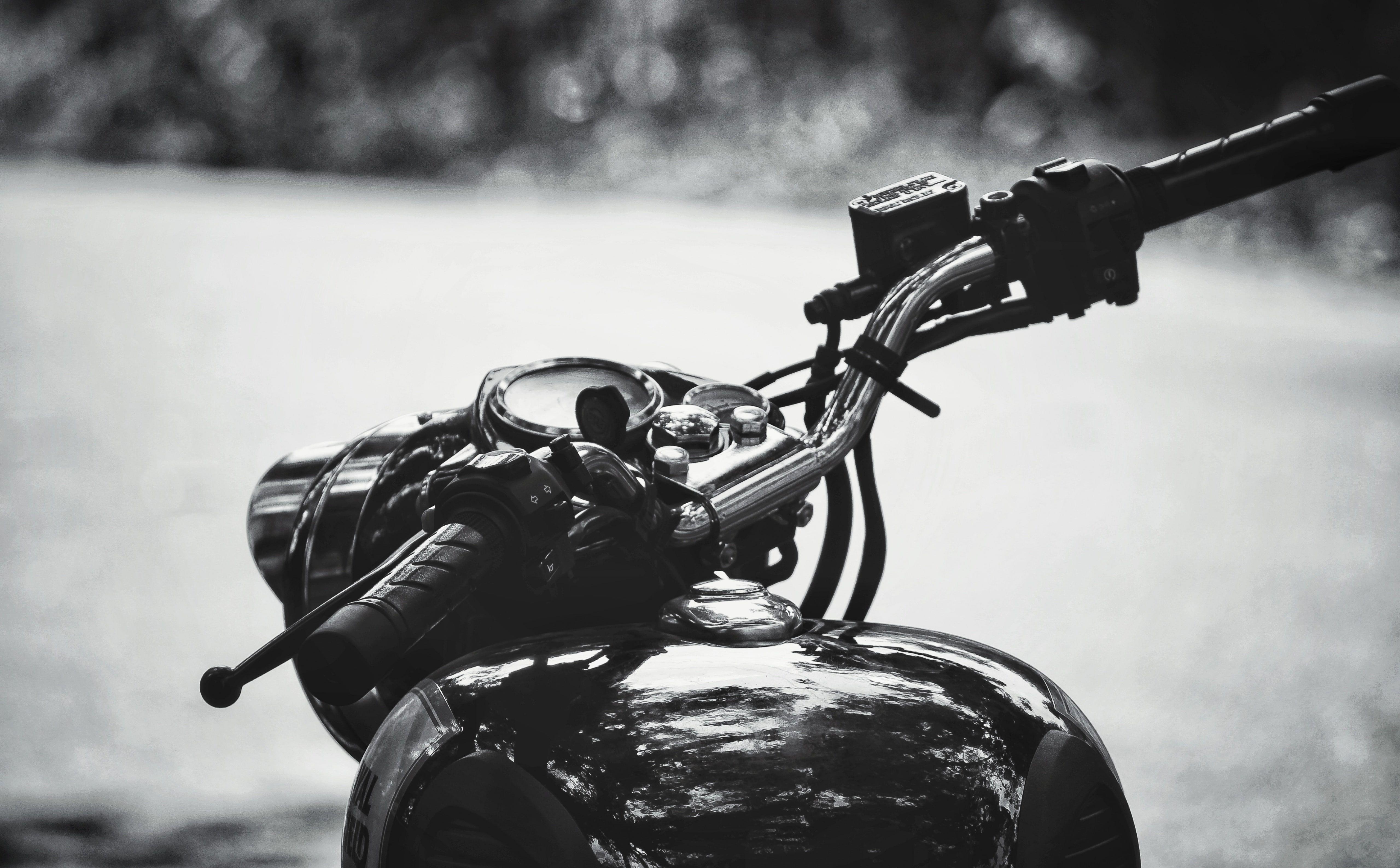 5120x3173 Royal Enfield, motorcycle handle Black and White #blackandwhite #travel #royalenfield #bullet #bike #trip #vinta. Royal enfield wallpaper, Royal enfield, Enfield