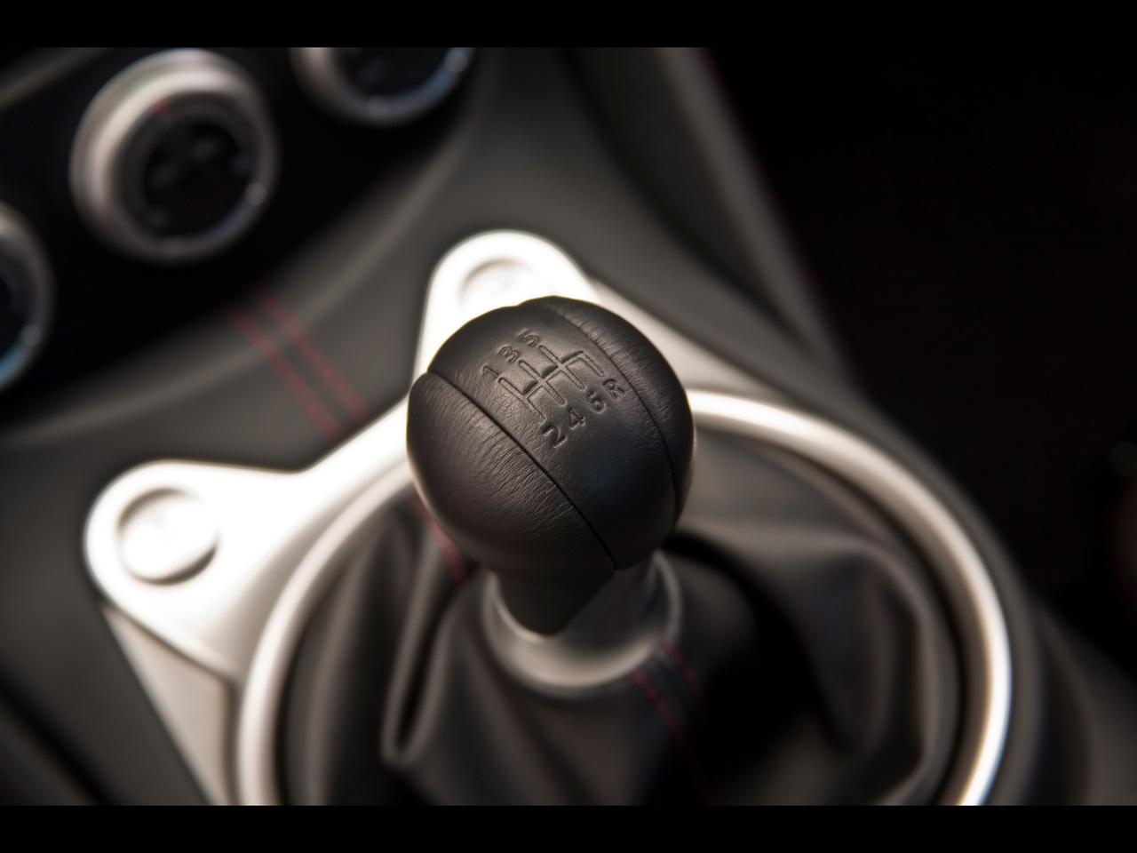 1280x960 Nissan NISMO 370Z Shift