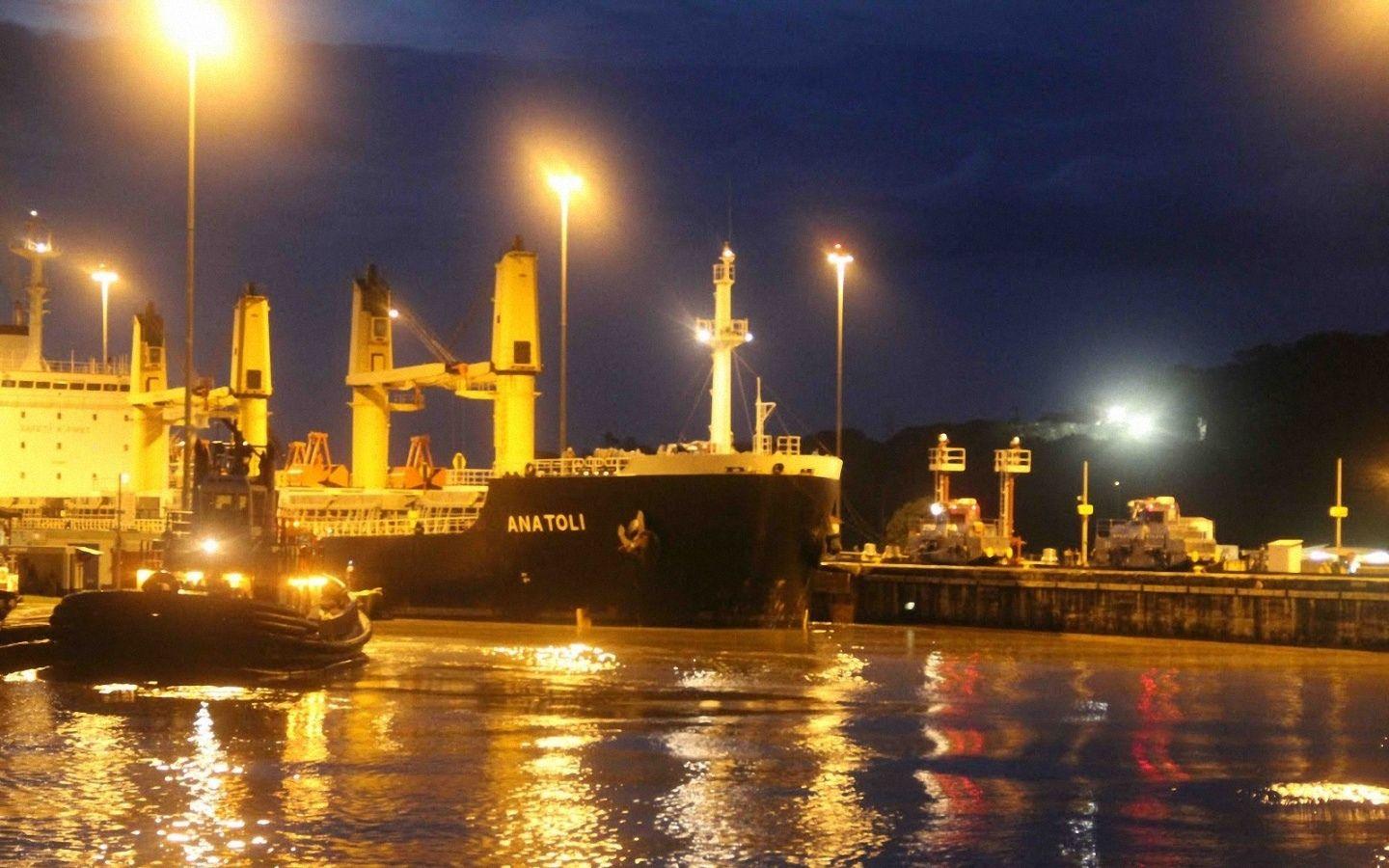 1440x900 Panama Canal Night desktop PC and Mac wallpaper