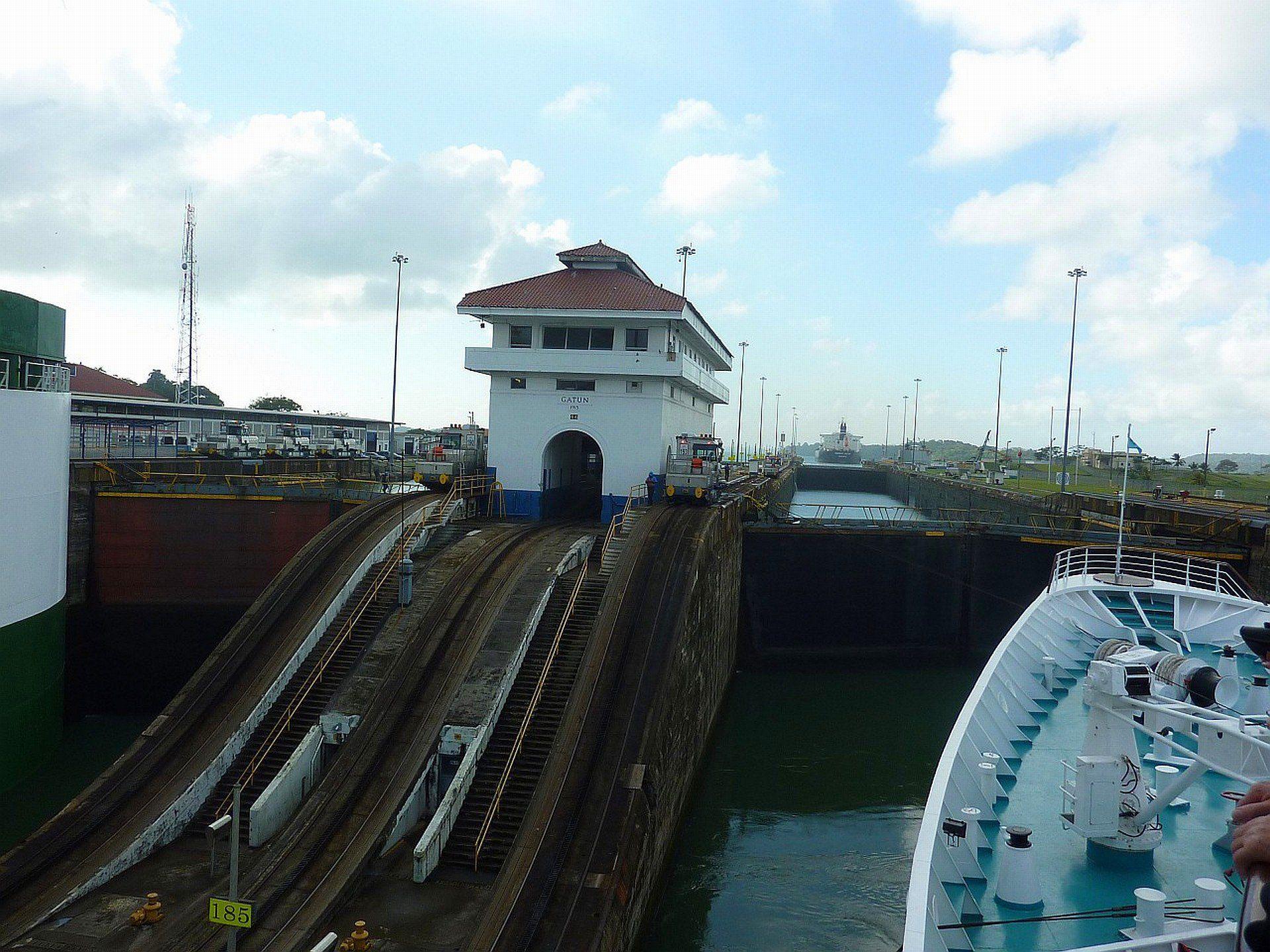 1920x1440 Panama canal wallpaperx1440