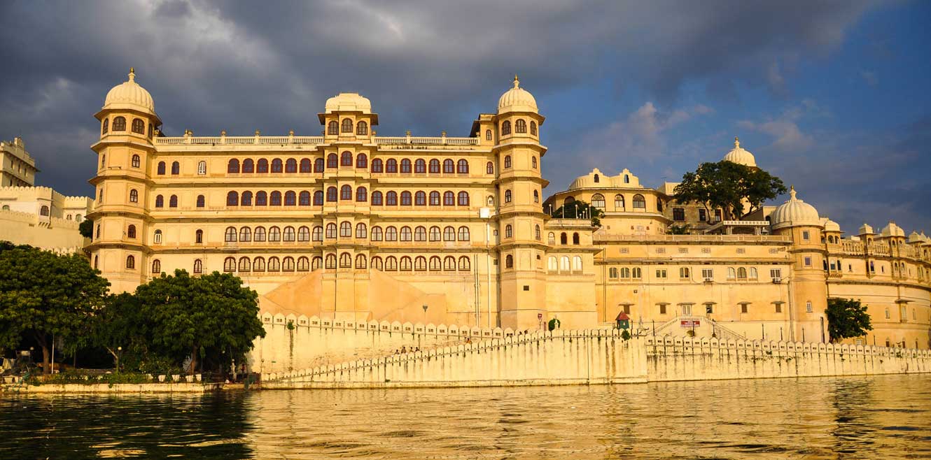 1330x658 Palace on Wheels Picture Gallery of Luxury Train