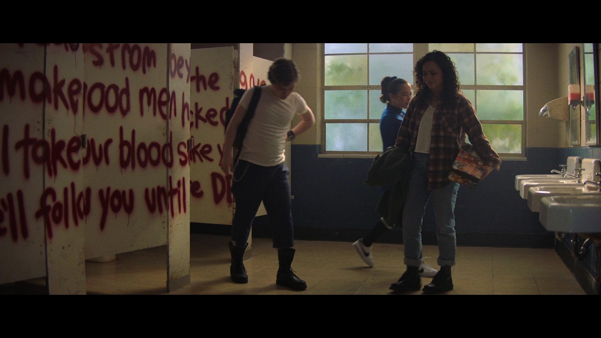 1920x1080 Nike Women's Sneakers Of Julia Rehwald As Kate In Fear Street Part 1: 1994 (2021)