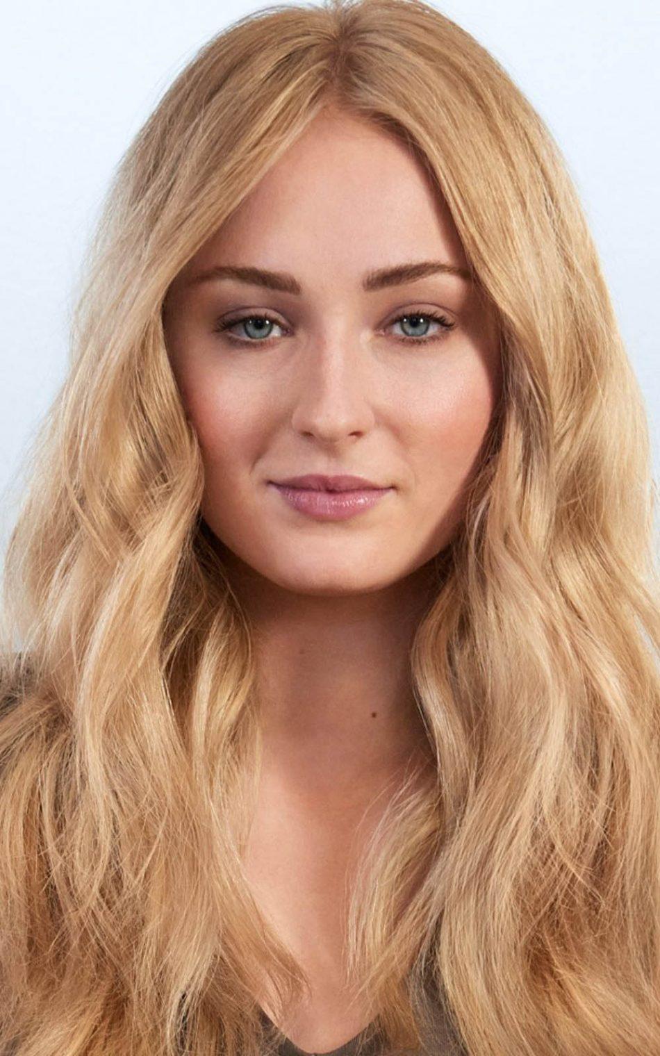 950x1520 Sophie Turner 2017 4K Ultra HD Mobile Wallpaper