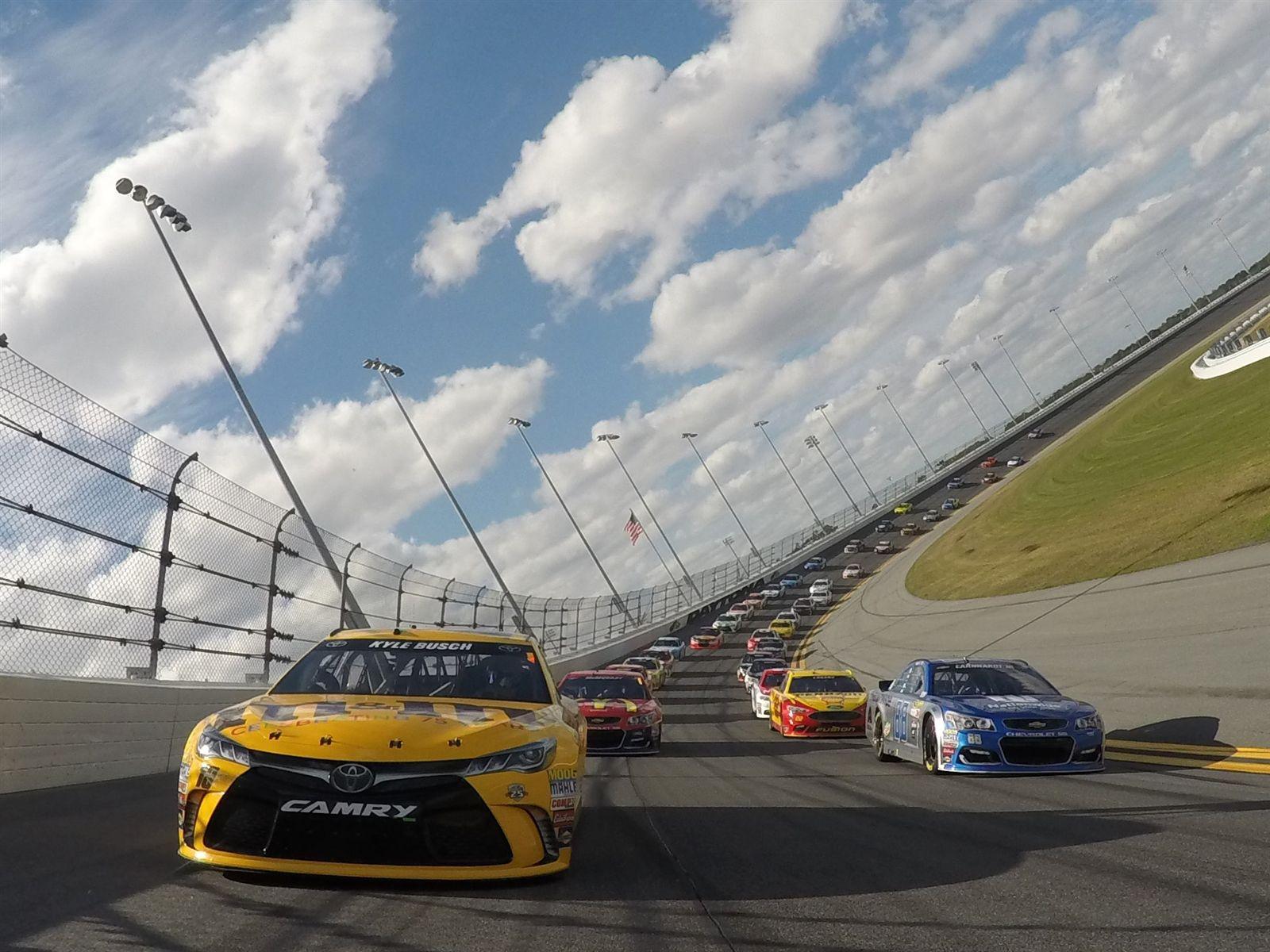 1600x1200 Best photo from the Daytona 500. Daytona Nascar sprint cup, Cool photo