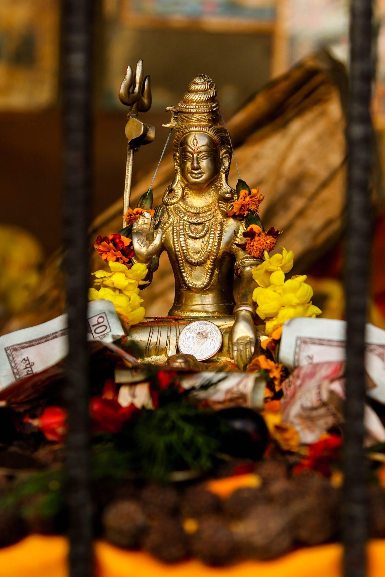 1333x2000 Wallpaper Lord Shiva Lingam Image