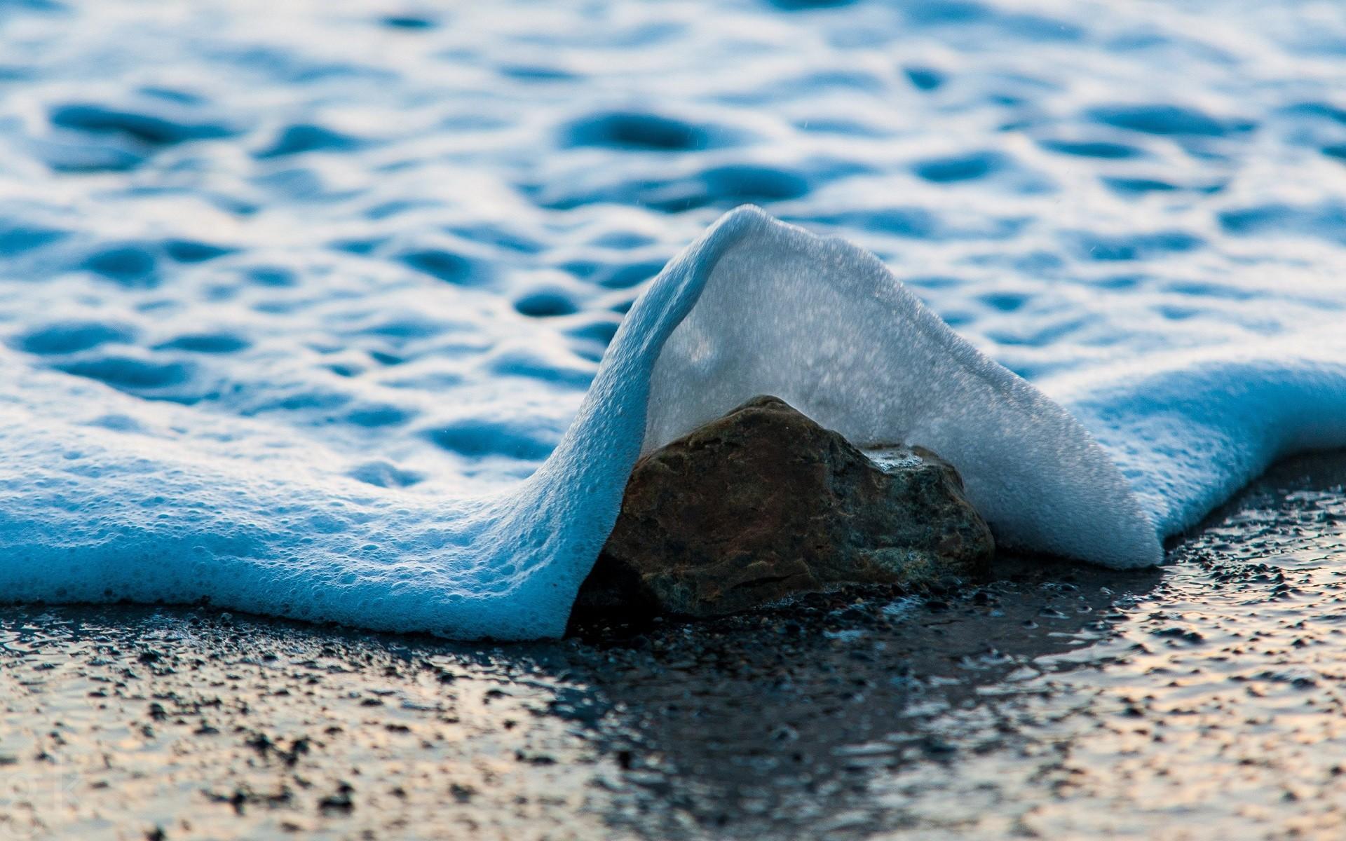 1920x1200 #stone, #bubbles, #nature, #beach, #sea, #water, wallpaper. Mocah HD Wallpaper