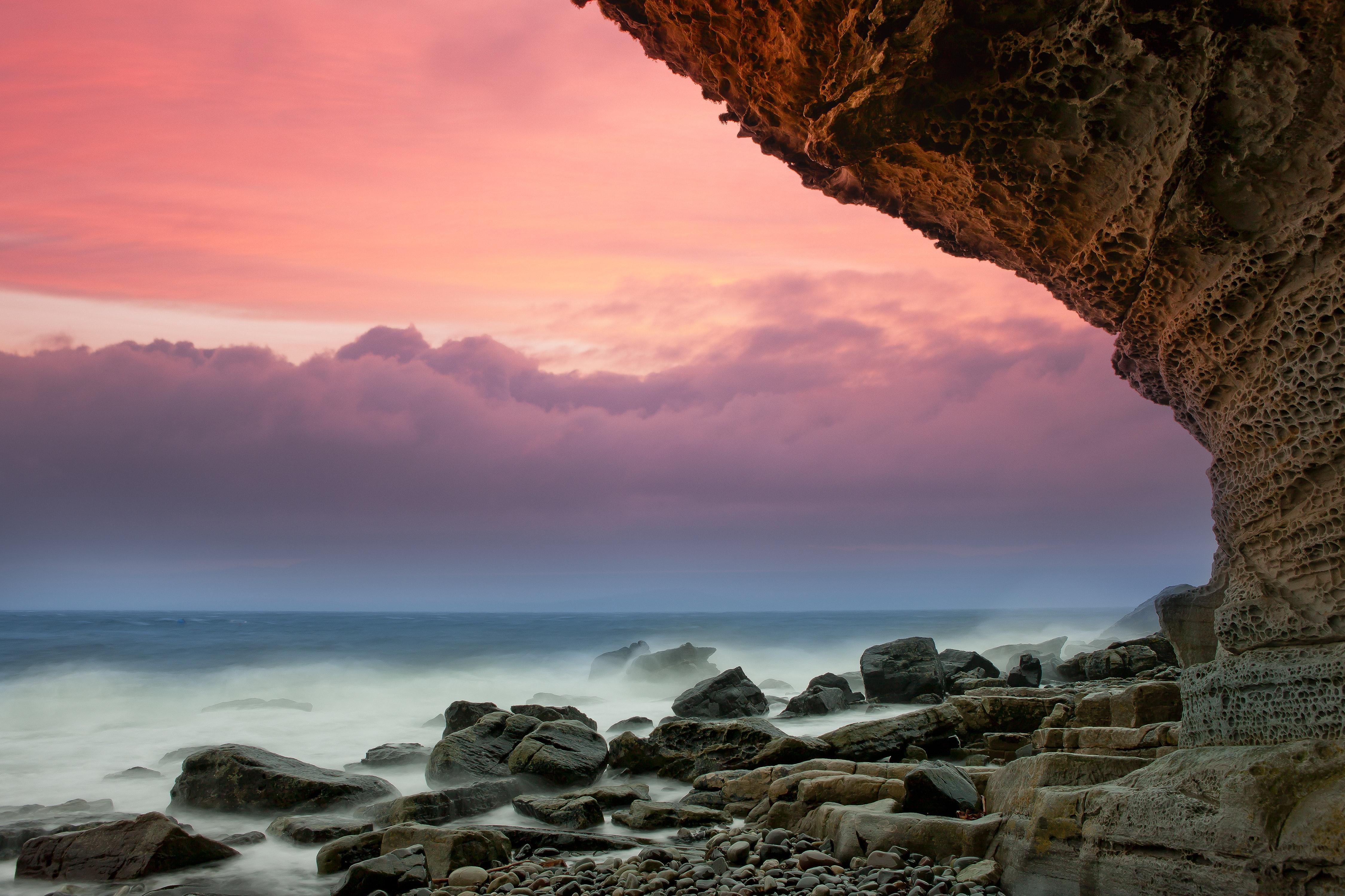 4500x3000 Big Stone at the Sea during Day Time · Free